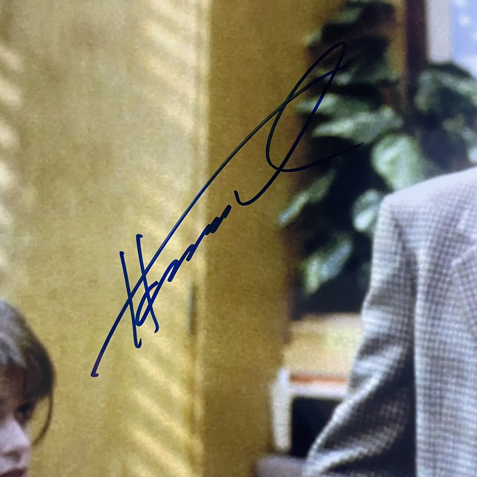 Henry Winkler — Henry Winkler Autographed Scream With Nev Campbell 8x10 Signed Beckett BAS, изображение 2