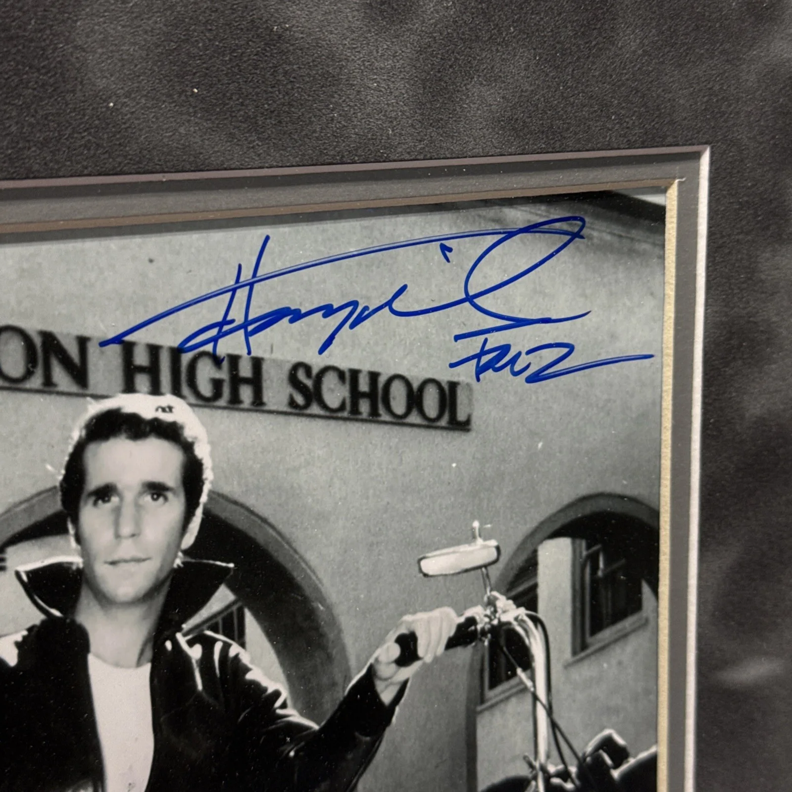 Henry Winkler — Henry Winkler Happy Days Signed Framed 8x10 Photo Autographed Steiner CX, изображение 2