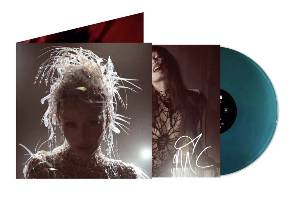 ✨ Miley Cyrus Something Beautiful Exclusive Sea Blue Vinyl Signed Edition New ✨, image 3