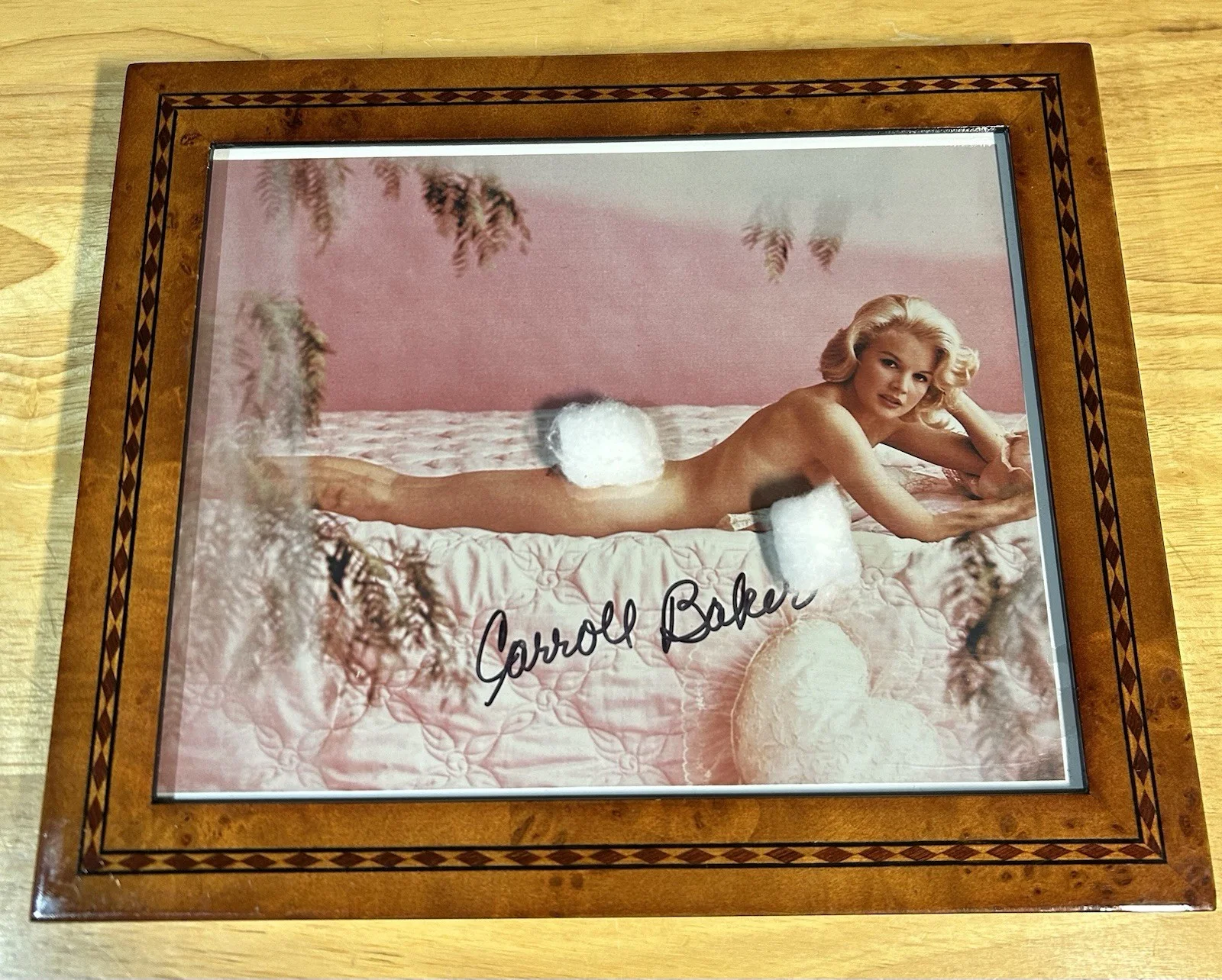 Carroll Baker Genuine Signed Photo Framed 8x10 Rare Pose, image 2
