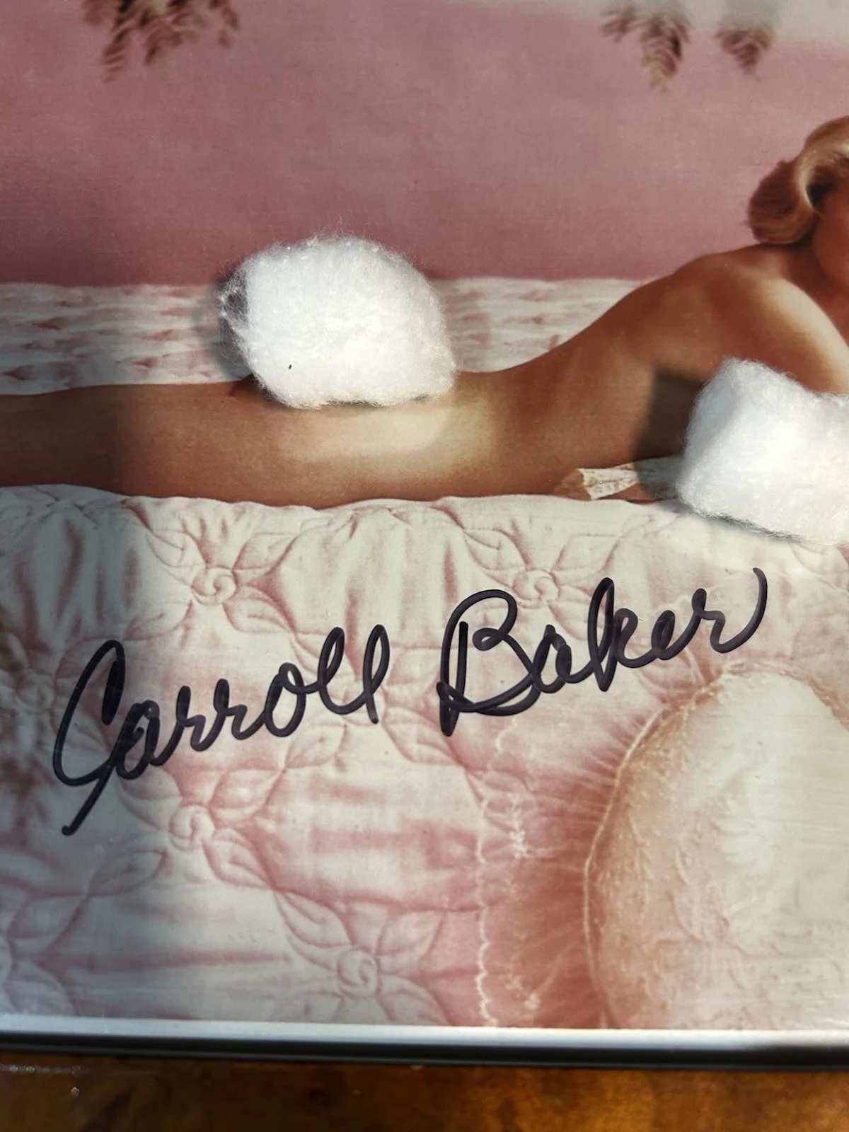 Carroll Baker Genuine Signed Photo Framed 8x10 Rare Pose, image 3