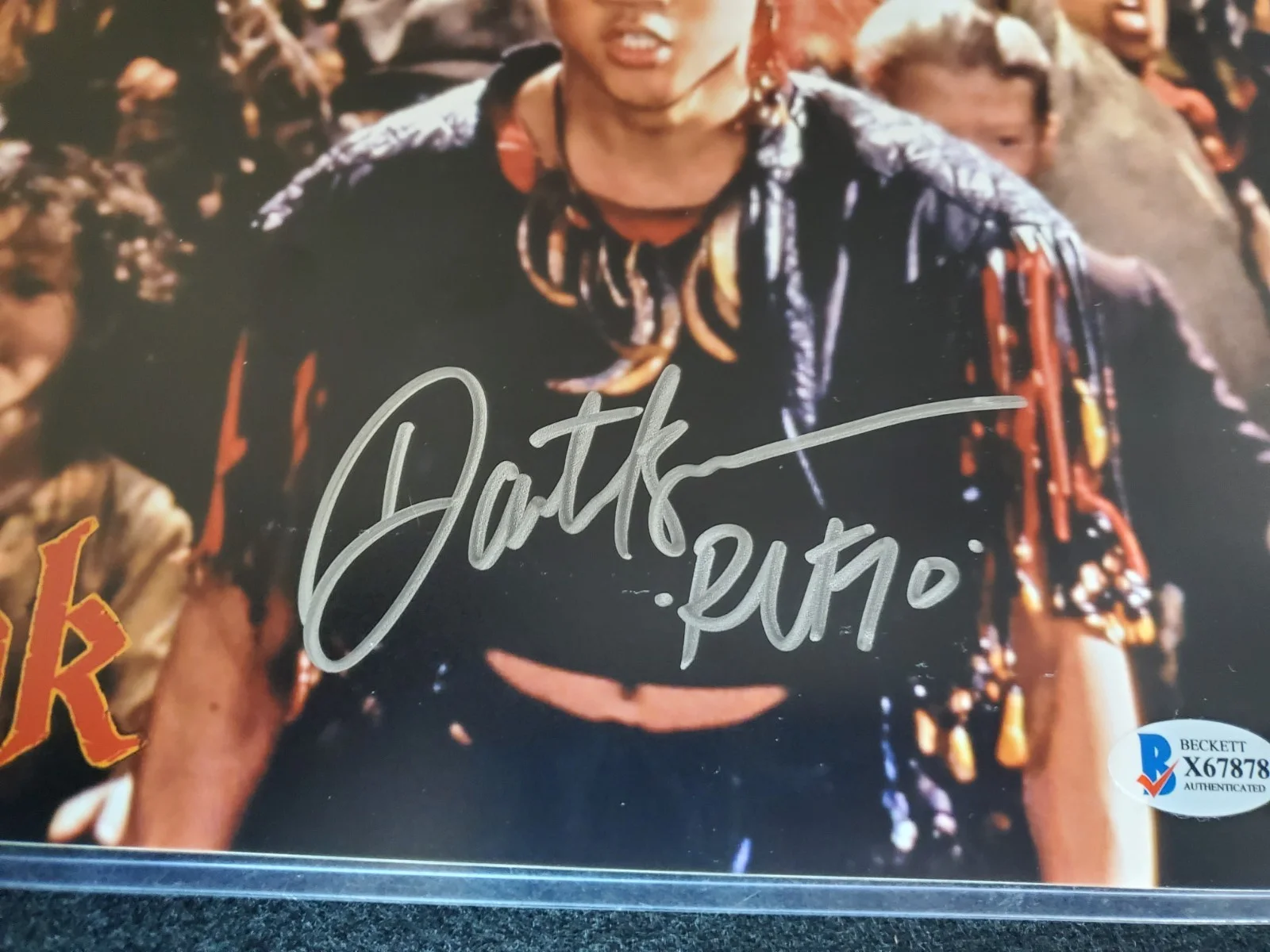 Dante Basco — DANTE BASCO Signed Autograph BAS Beckett HOOK Inscribed RUFIO 8x10 Photo, изображение 2