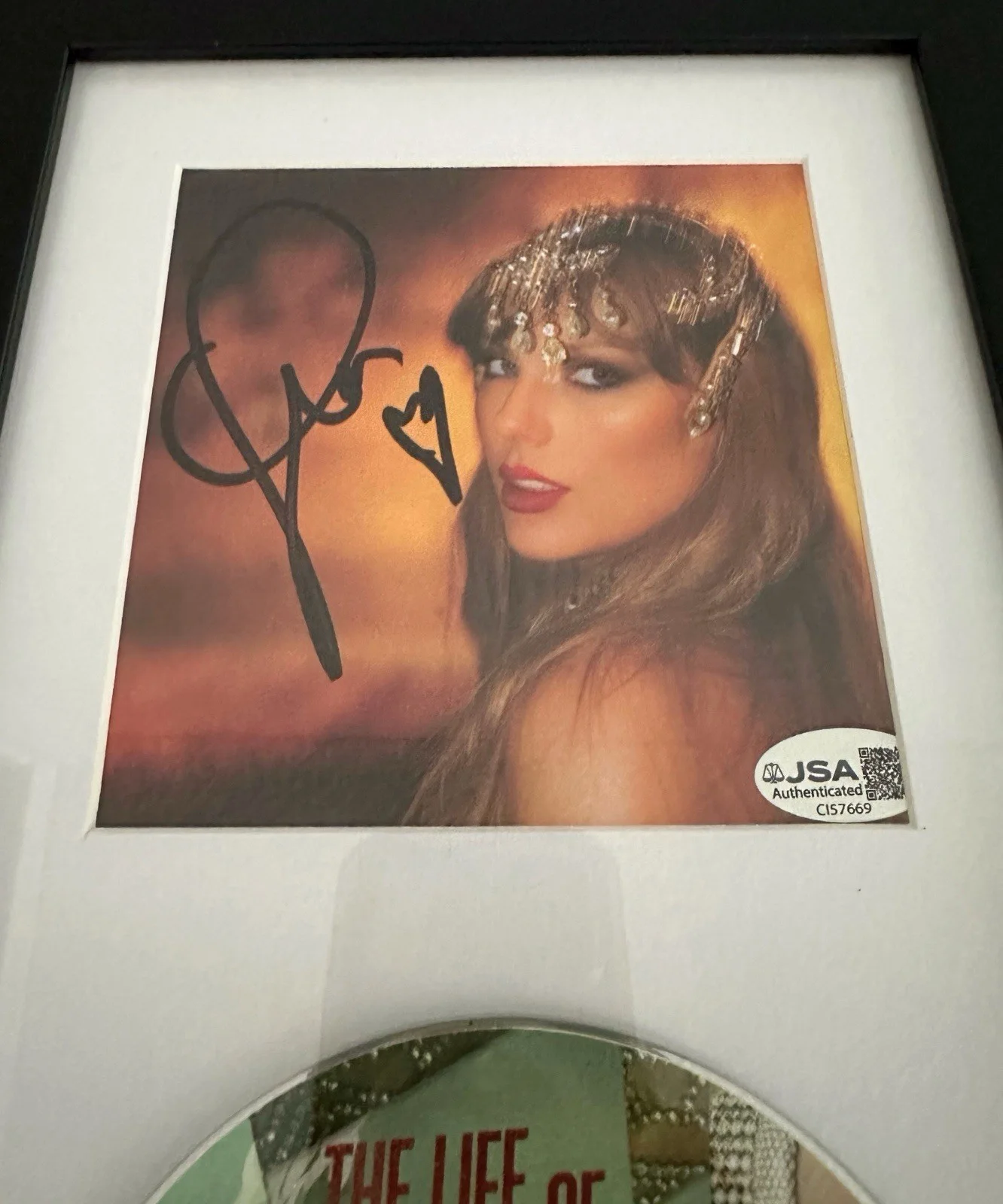UNIQUE HEART Taylor Swift Signed The Life Of A Showgirl CD COA JSA Photo 1, изображение 2