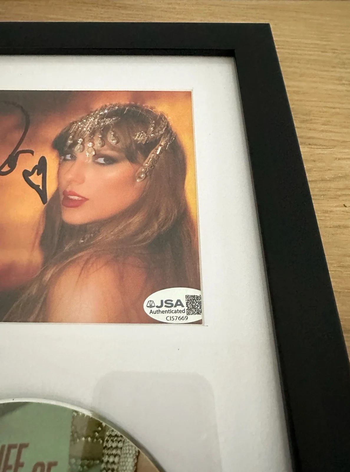 UNIQUE HEART Taylor Swift Signed The Life Of A Showgirl CD COA JSA Photo 1, изображение 3