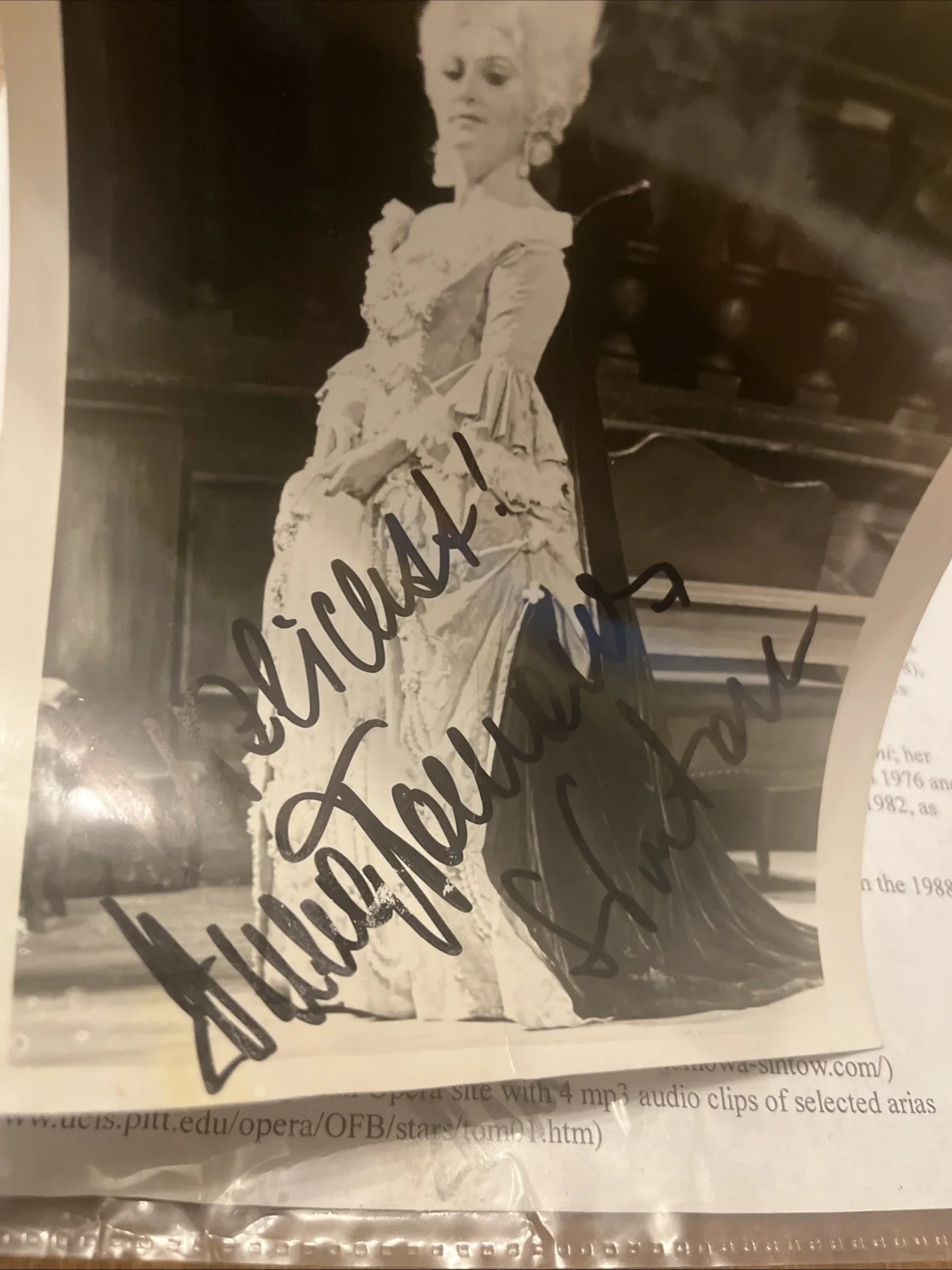 Anna Tomowa- Sintow Autograph, image 3