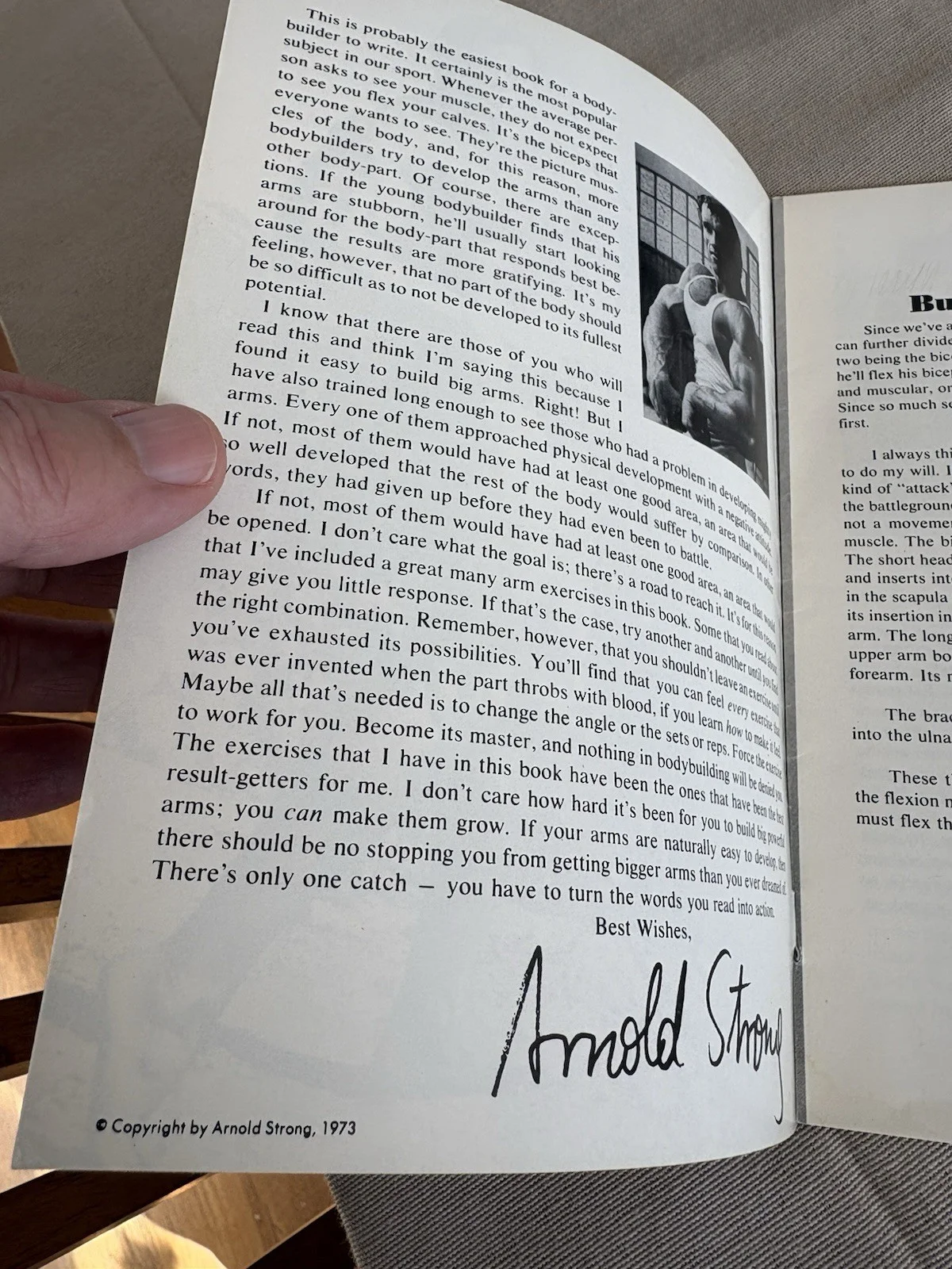 Arnold — MASSIVE ARMS bodybuilding muscle booklet ARNOLD SCHWARZENEGGER Autographed, изображение 2