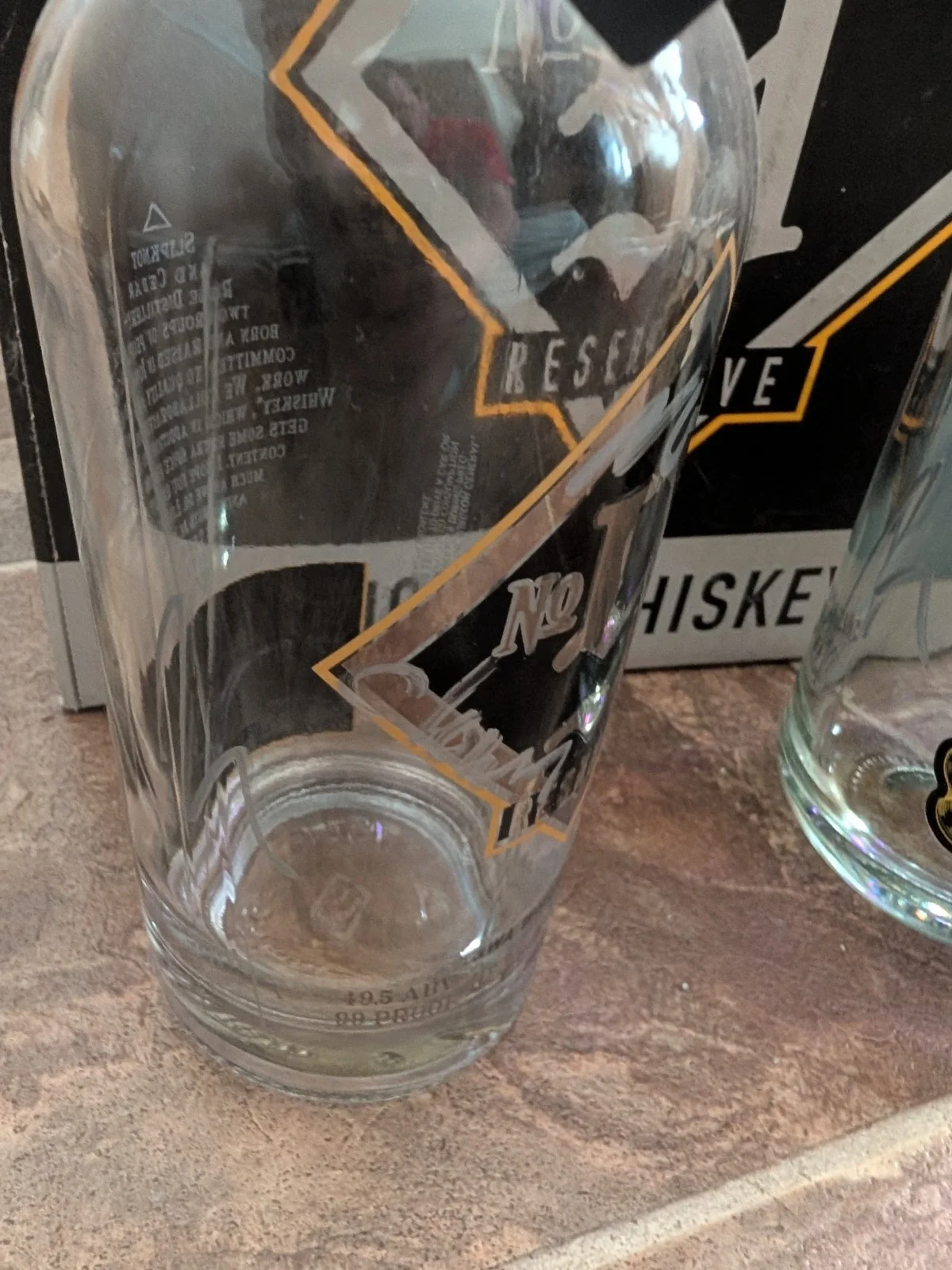 2 Slipknot Whiskey Signed By Clown 3, V Man, And New Guy - 2019 Louisville w Box, изображение 2