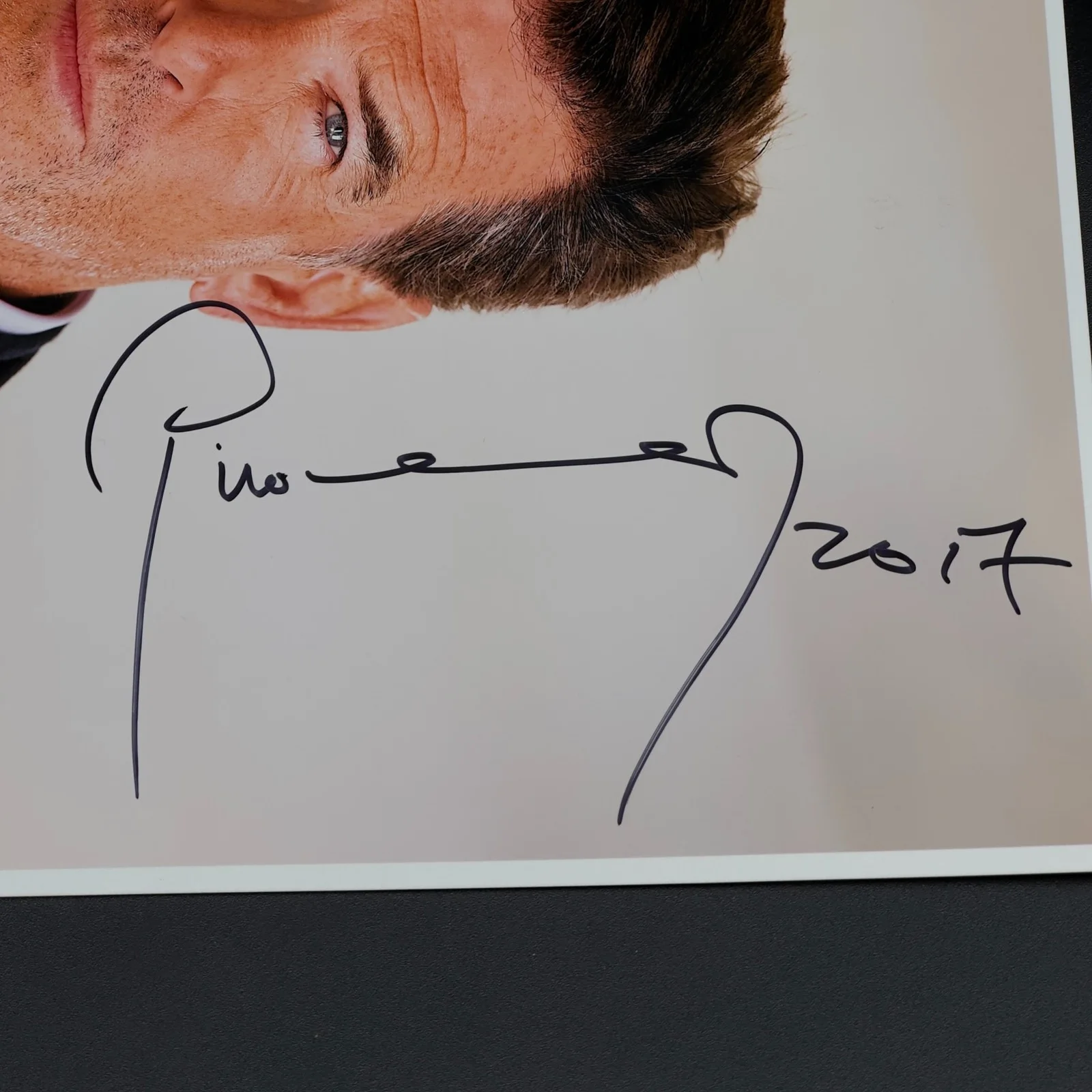 Pierce Brosnan — ​PIERCE BROSNAN 8x12 Photo Autograph James Bond 007 Legend Hand Signed Auto, image 2