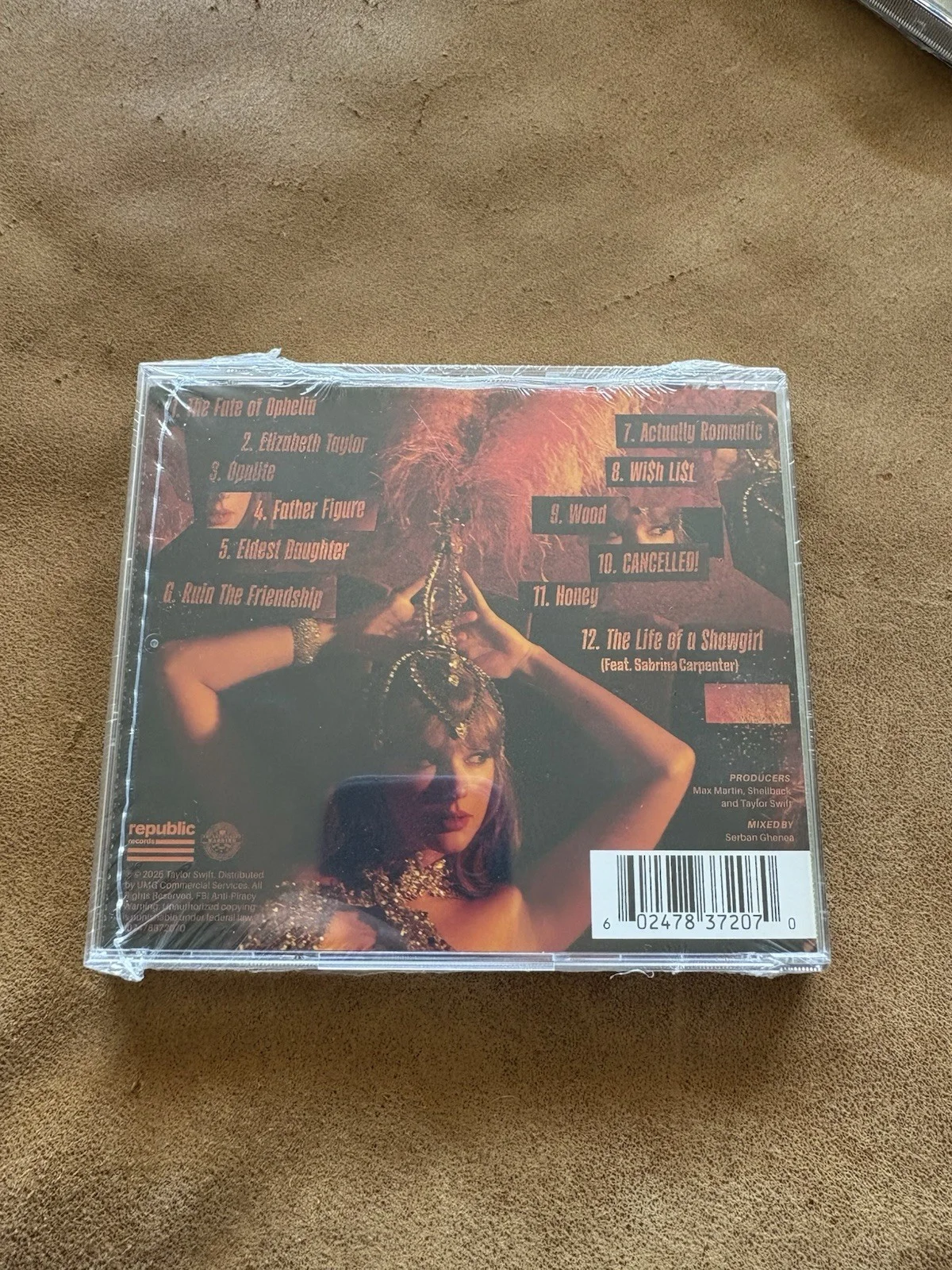 Taylor Swift — ✅🔥Taylor Swift The Life of a Showgirl CD w/ Hand Signed Photo # 1 - *IN HAND*, изображение 2