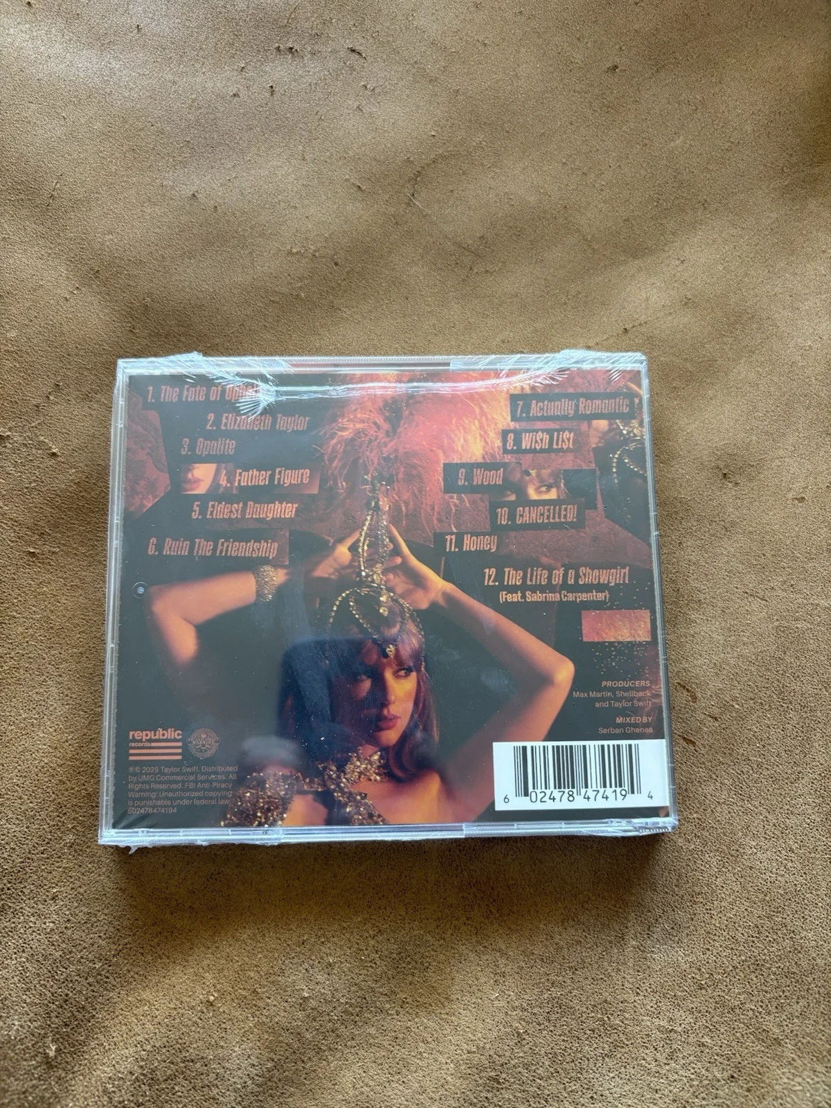 Taylor Swift The Life of a Showgirl CD + Hand Signed Photo 4 - SEALED, изображение 2