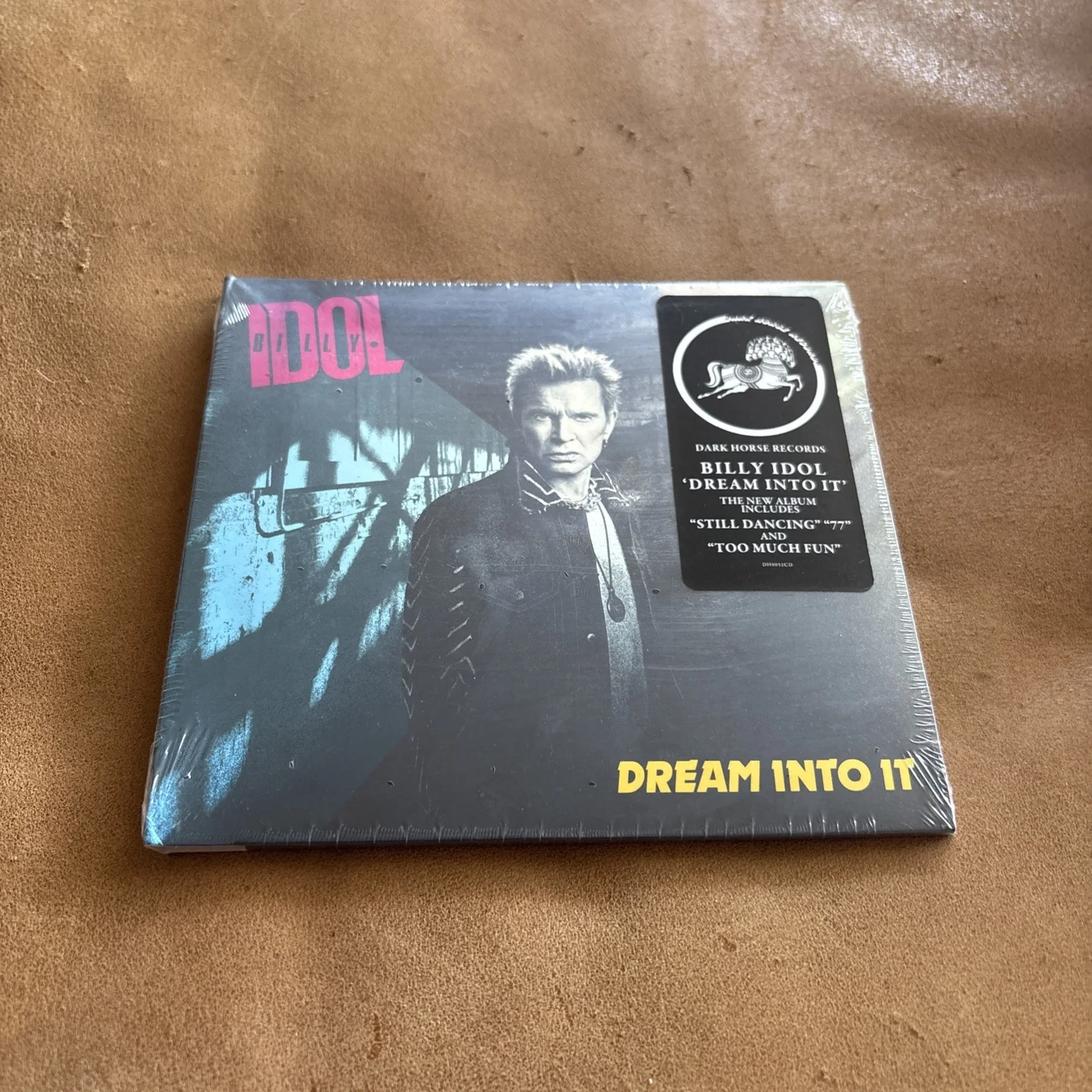 BILLY IDOL - AUTOGRAPHED "DREAM INTO IT" SIGNED ART CARD IN NEW SEALED CD 2025, image 2