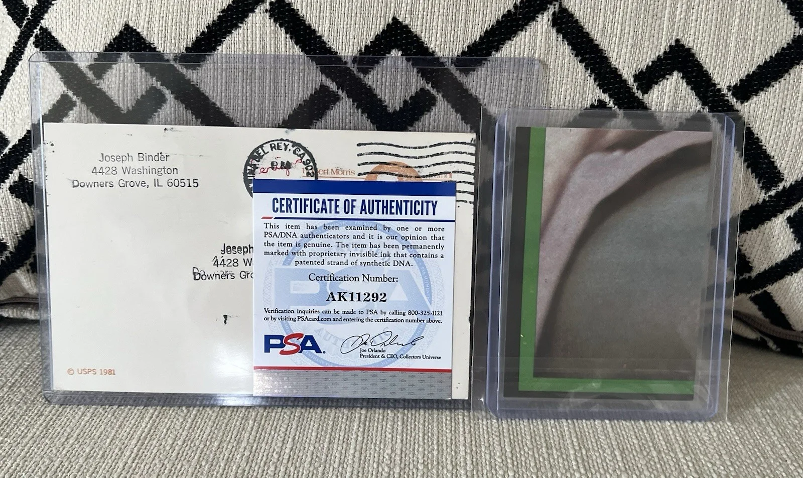 LOU FERRIGNO PSA/DNA CERTIFIED SIGNED POSTCARD w TOPPS TRADING CARD & 8x10 PHOTO, image 3