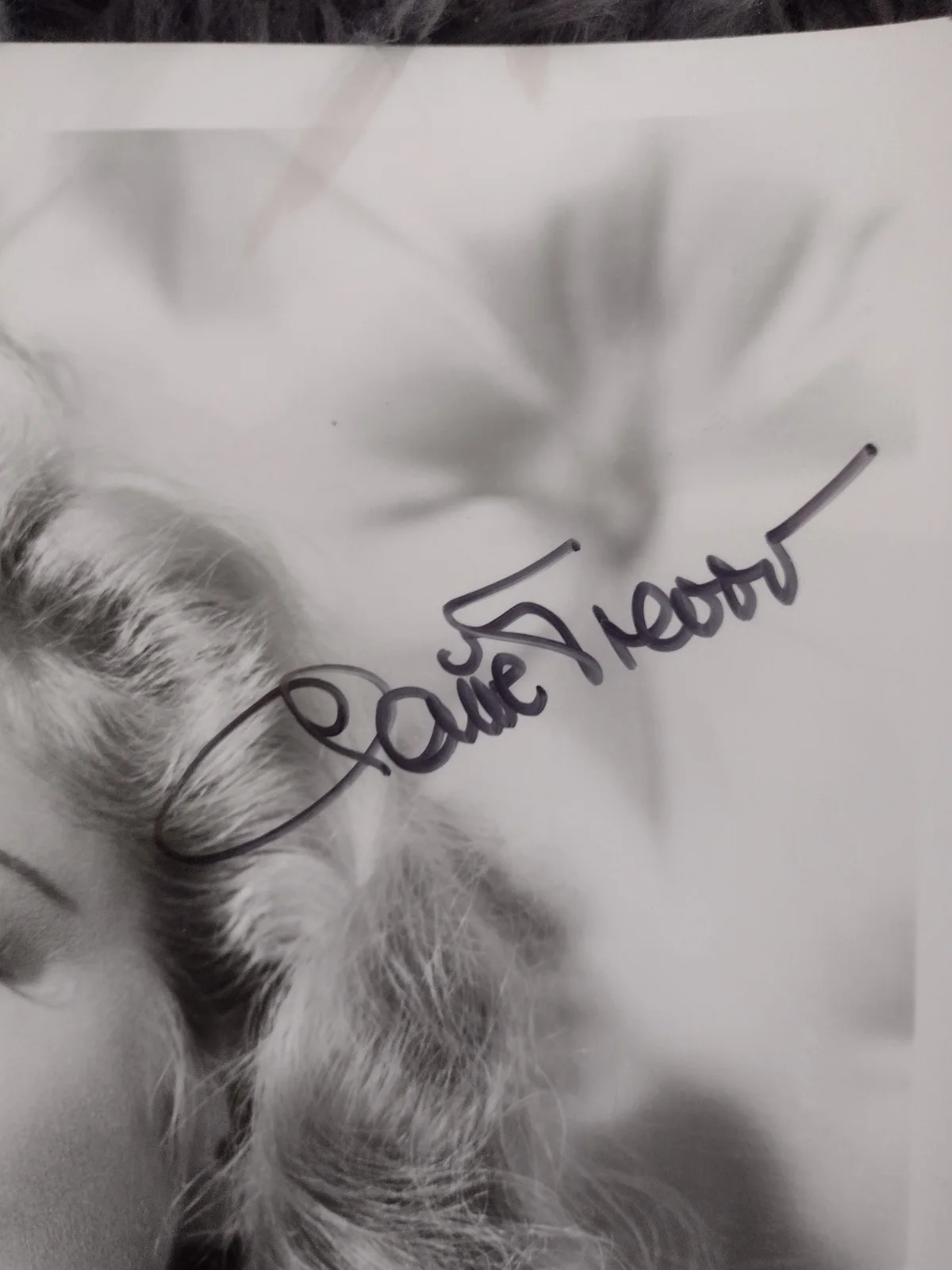 Autographed Photo Of Academy Award Winner Claire Trevor Key Largo Stagecoach, изображение 2