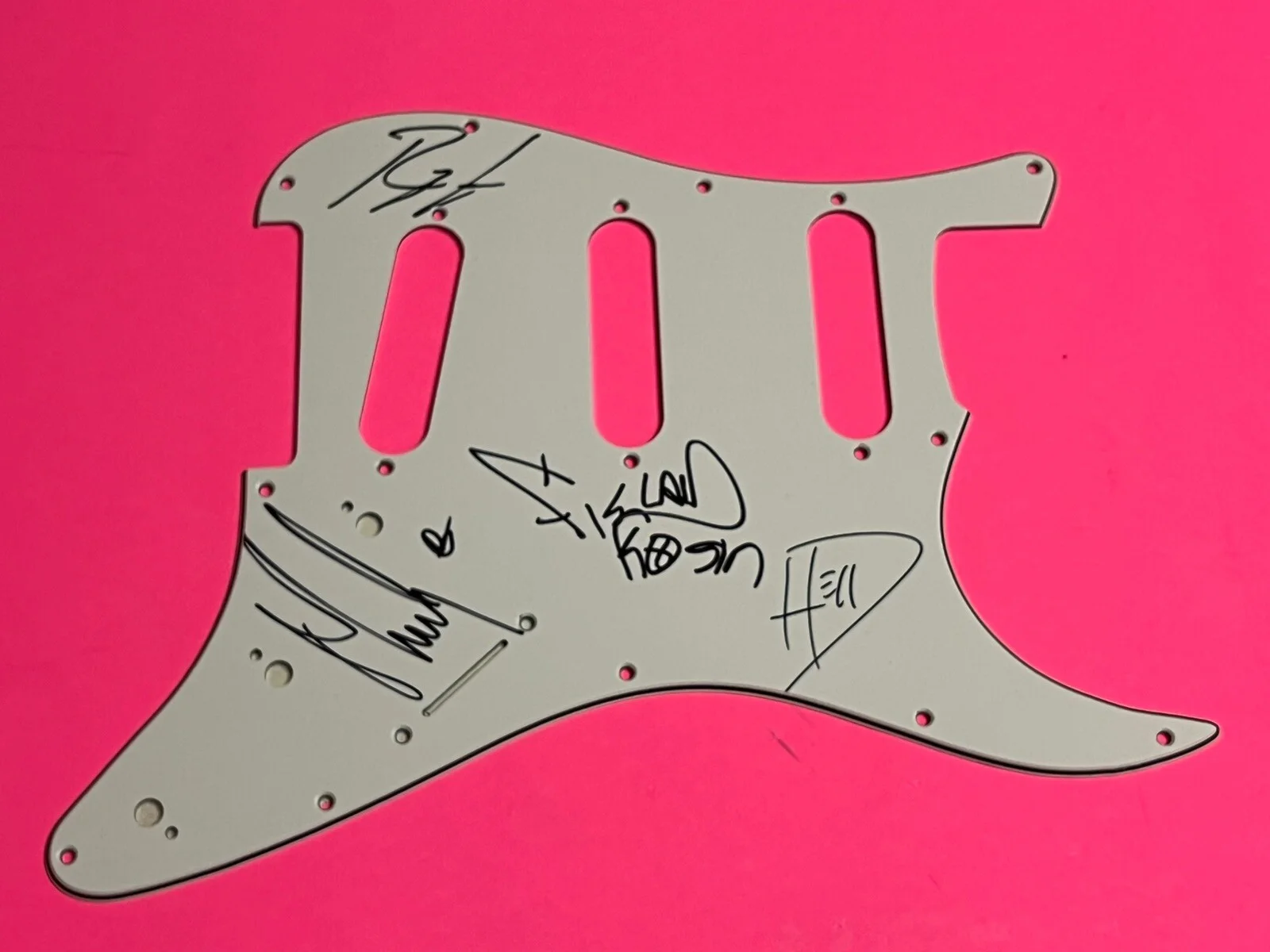 KORN x4 HEAD FIELDY MUNKEY RAY LUZIER SIGNED GUITAR PICKGUARD *EXACT PROOF*, image 3