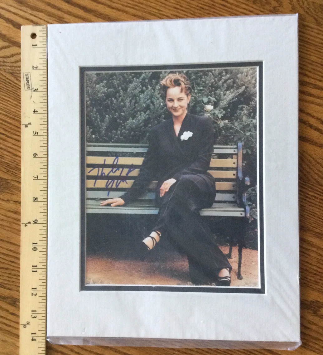 Helen Hunt — Helen Hunt Signed Autograph Matted Photo CPG Direct COA, image 3