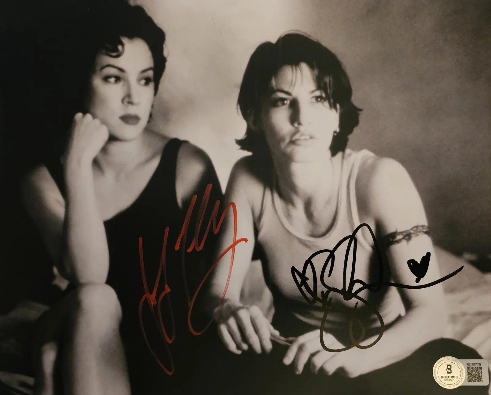 Jennifer Tilly, Gina Gershon — JENNIFER TILLY GINA GERSHON SIGNED AUTOGRAPH BOUND 8X10 BECKETT BAS COA