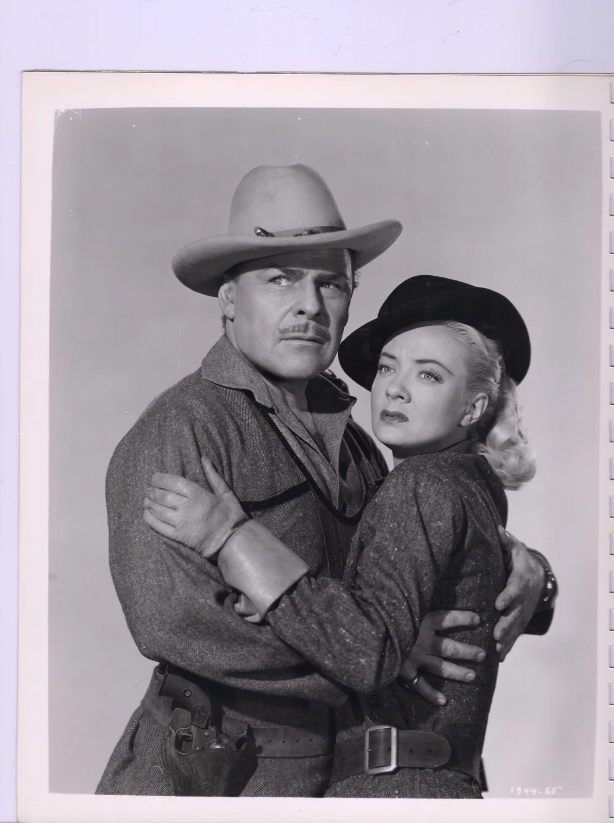 Brian Donlevy — Photograph BRIAN DONLEVY Signed Autograph 8 x10, image 2