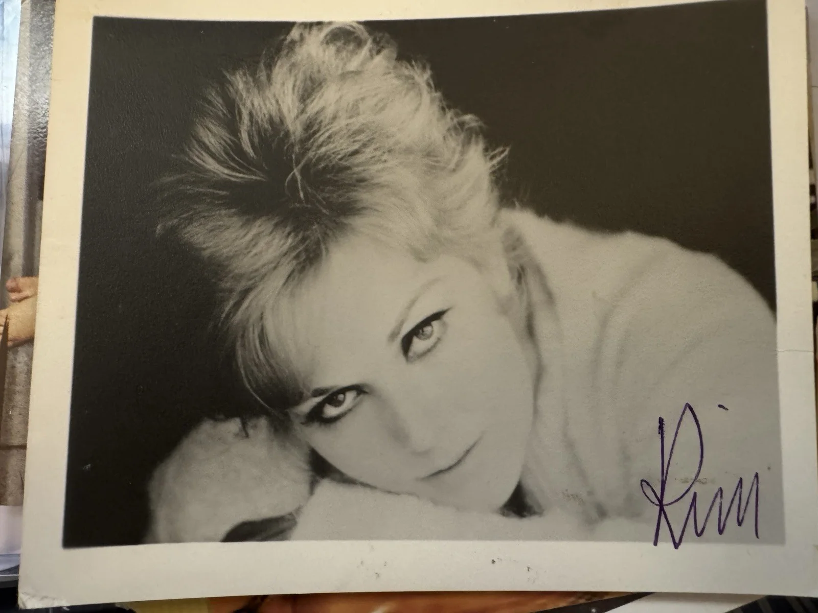 Kim Novak — KIM NOVAK Vintage Signed Letter And Autograph Photo 1957