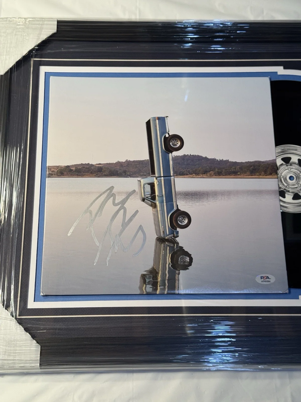 POST MALONE SIGNED AUTOGRAPH F-1 TRILLION VINYL RECORD ALBUM FRAMED PSA/DNA COA, image 2
