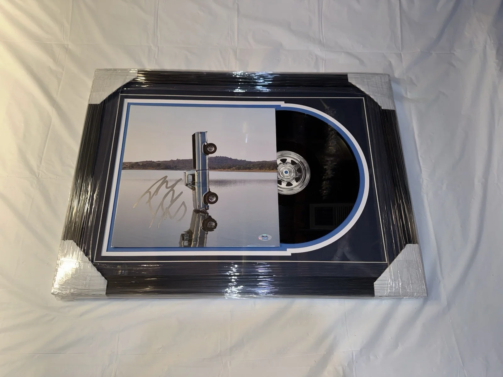 POST MALONE SIGNED AUTOGRAPH F-1 TRILLION VINYL RECORD ALBUM FRAMED PSA/DNA COA, image 4