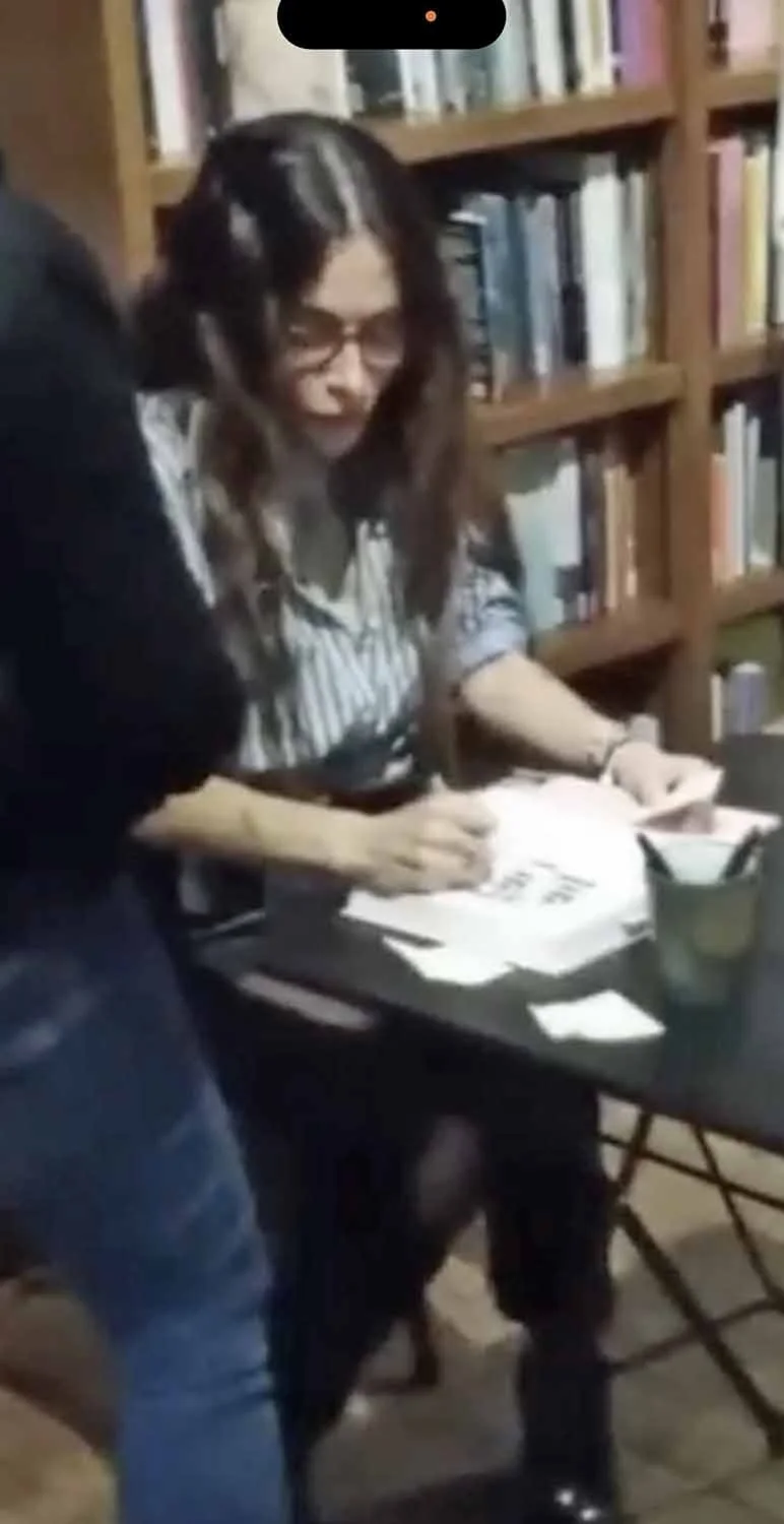 Sarah Shahi — Person Of Interest Sarah Shahi Signed 8x10 Photo COA Proof Photo 1, изображение 2