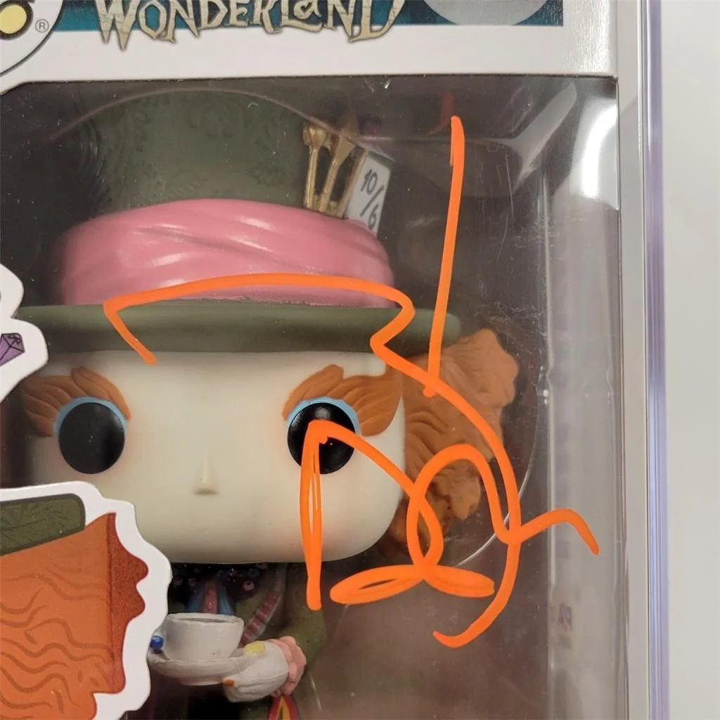 Johnny Depp — Johnny Depp signed Alice Mad Hatter Funko Pop Figure 177 autograph ~ PSA Encap, изображение 2