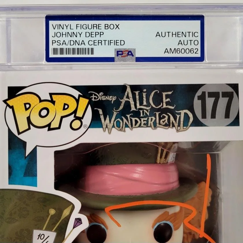 Johnny Depp — Johnny Depp signed Alice Mad Hatter Funko Pop Figure 177 autograph ~ PSA Encap, изображение 3