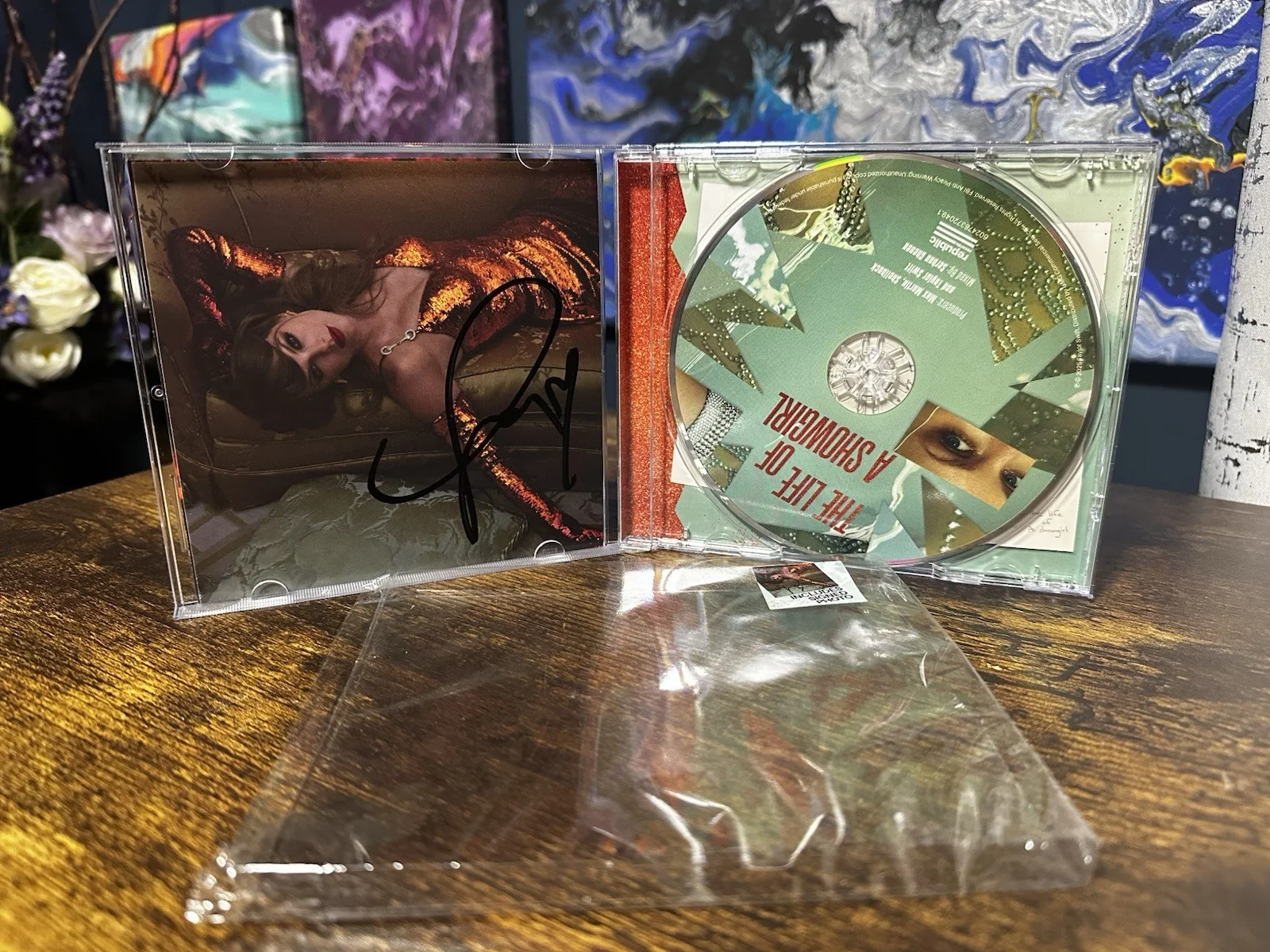 Taylor Swift The Life Of A Showgirl CD w/Hand Signed Photo 2, изображение 2
