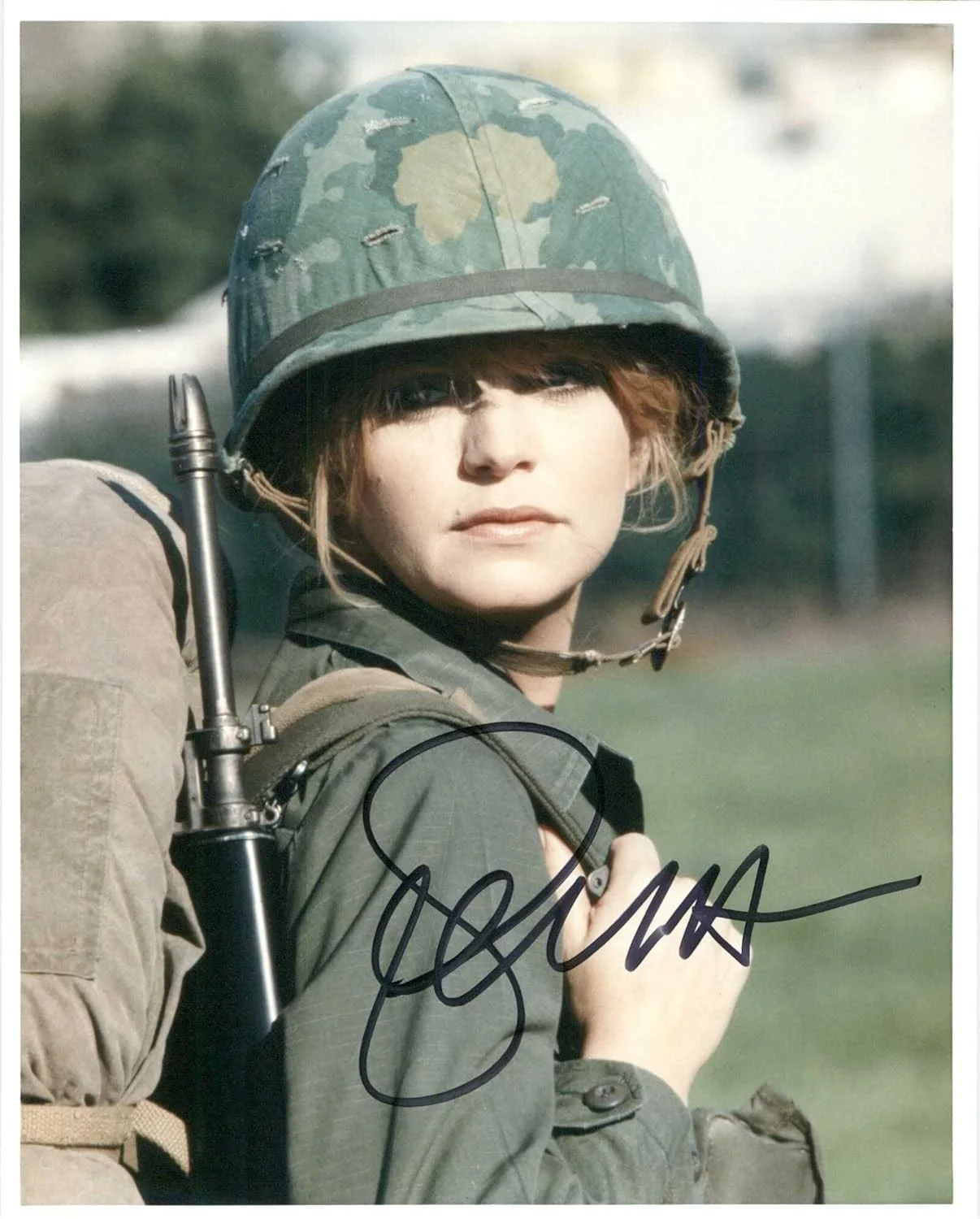 Goldie Hawn — Goldie Hawn Signed Autographed "Private Benjamin" Glossy 8x10 Photo