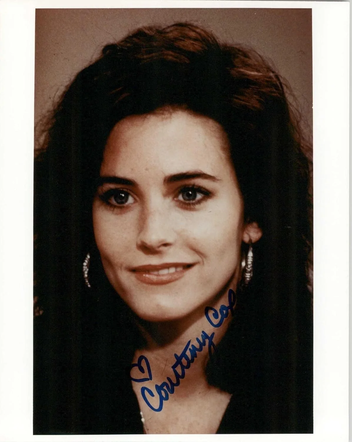 Courteney Cox — Courteney Cox Signed Autographed "Friends" Glossy 8x10 Photo