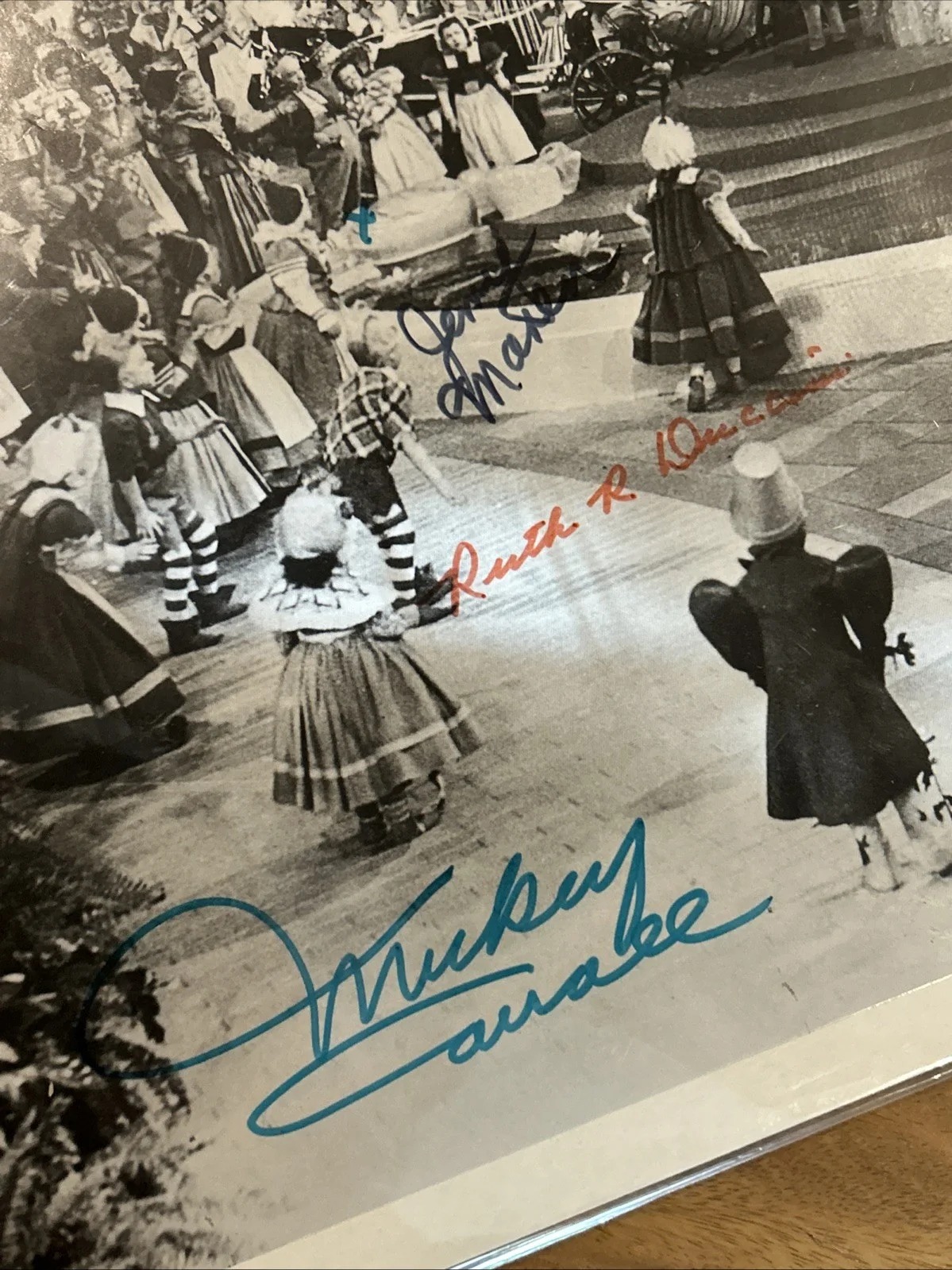Wizard of Oz Signed Photo Munchkin Cast Jerry Maren Mickey Carroll JSA COA, image 4