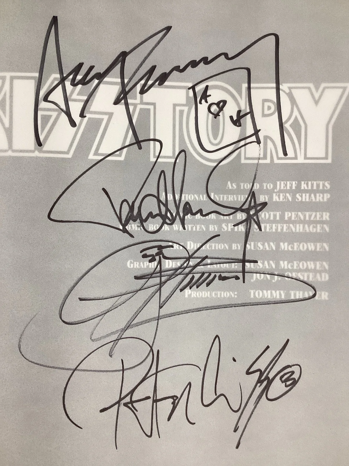 Kiss Signed Book Kisstory Original Lineup 4 Autographs HCB Music JSA LOA, изображение 2