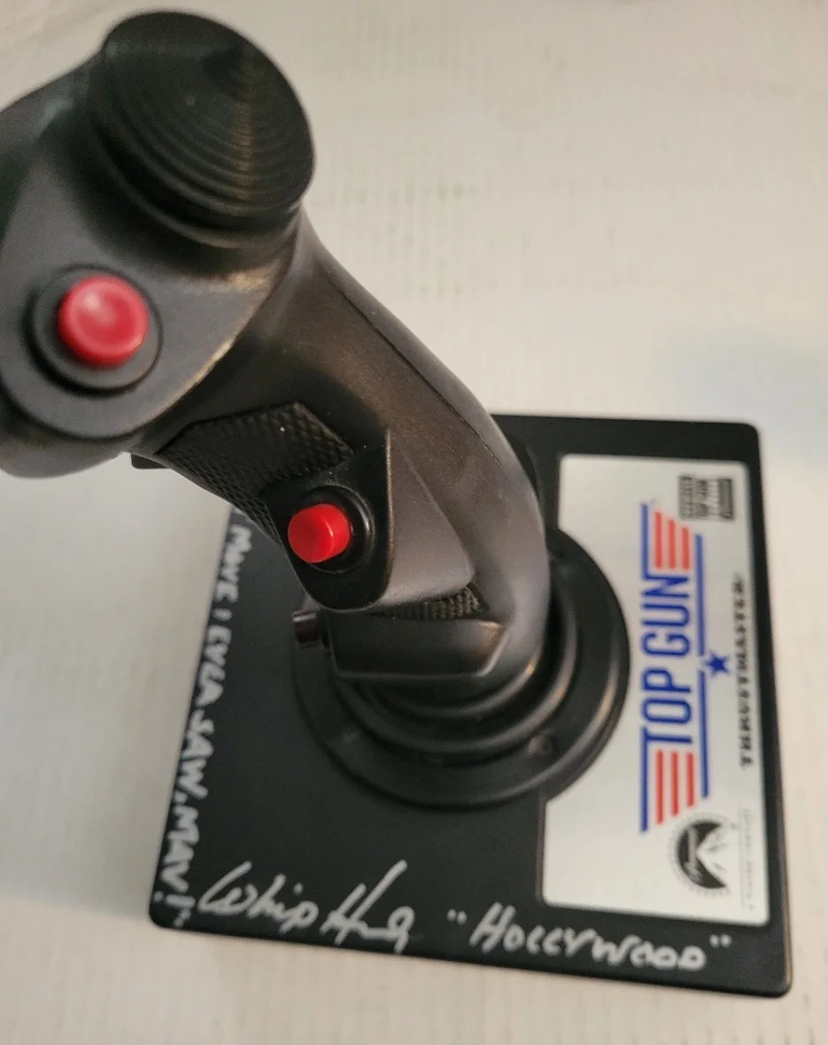 Whip Hubely — Whip Hubley signed official flight joystick Hollywood with inscription JSA coa, изображение 2
