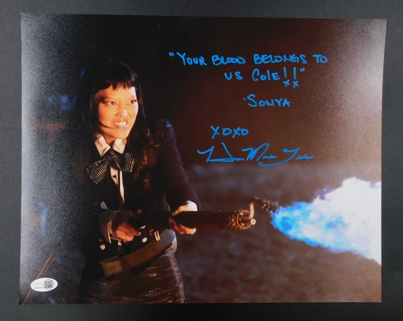 Hana Mae Lee — Hana Mae Lee Signed / Autographed 11x14 Photo Inscribed Pitch Perfect JSA COA