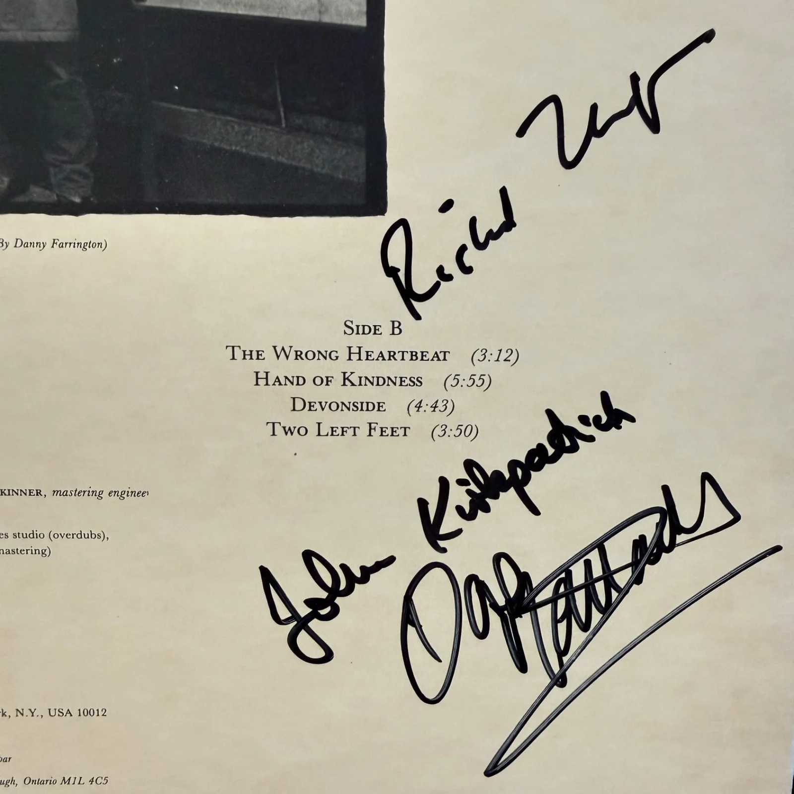RICHARD THOMPSON "Hand Of Kindness" USA vinyl pressing AUTOGRAPHED BY 3 MEMBERS, image 3