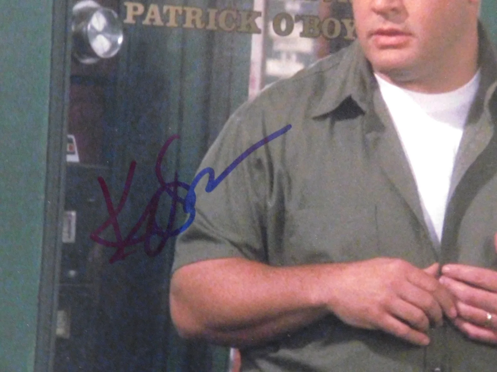 Kevin James — Kevin James Signed/Autographed 11x14 Photo JSA COA, image 2