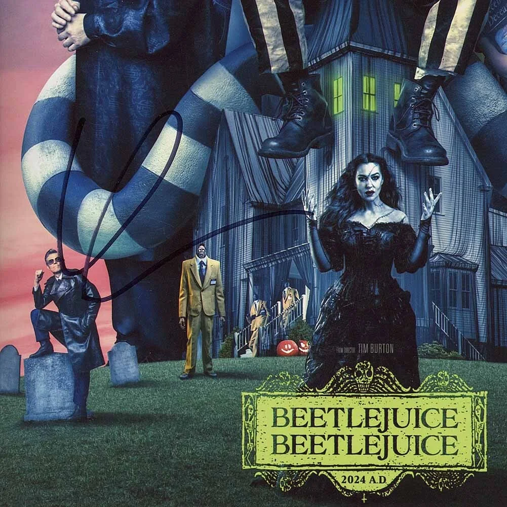 WILLEM DAFOE — Willem Dafoe signed "BEETLEJUICE BEETLEJUICE" 8x10 Photo b PROOF Wolf ACOA COA, image 4