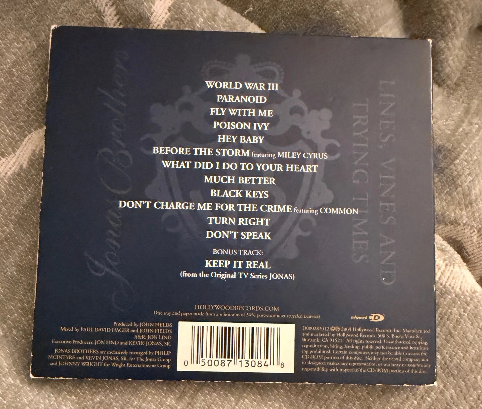 Jonas Brothers SIGNED “Lines, Vines & Trying Times” Full CD - AUTOGRAPHED 2009, изображение 4