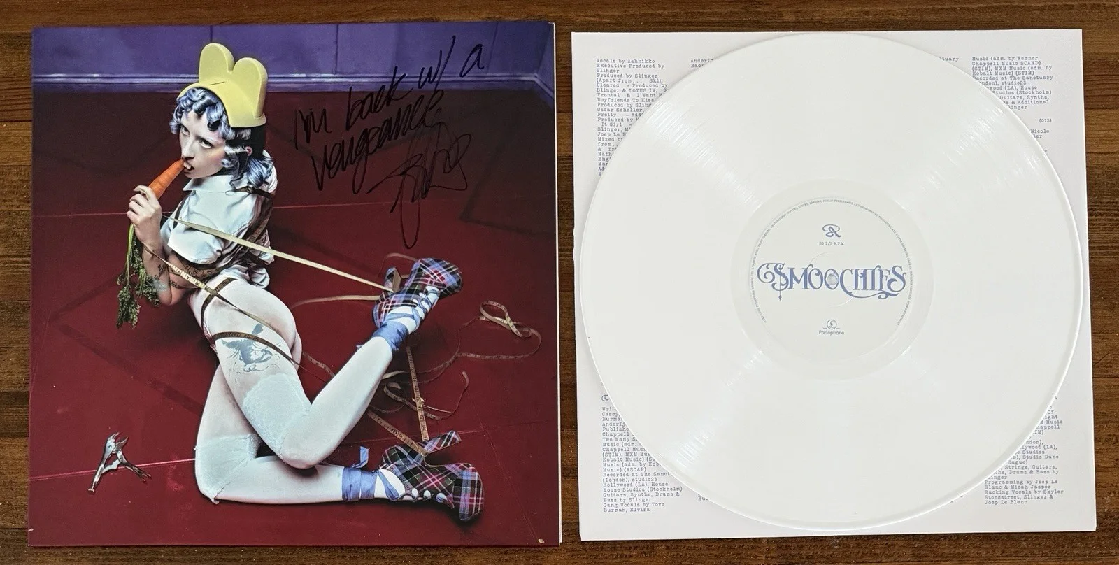 Ashnikko SIGNED & LYRICS Smoochies White Vinyl LP Beckett BAS COA Autograph, изображение 2