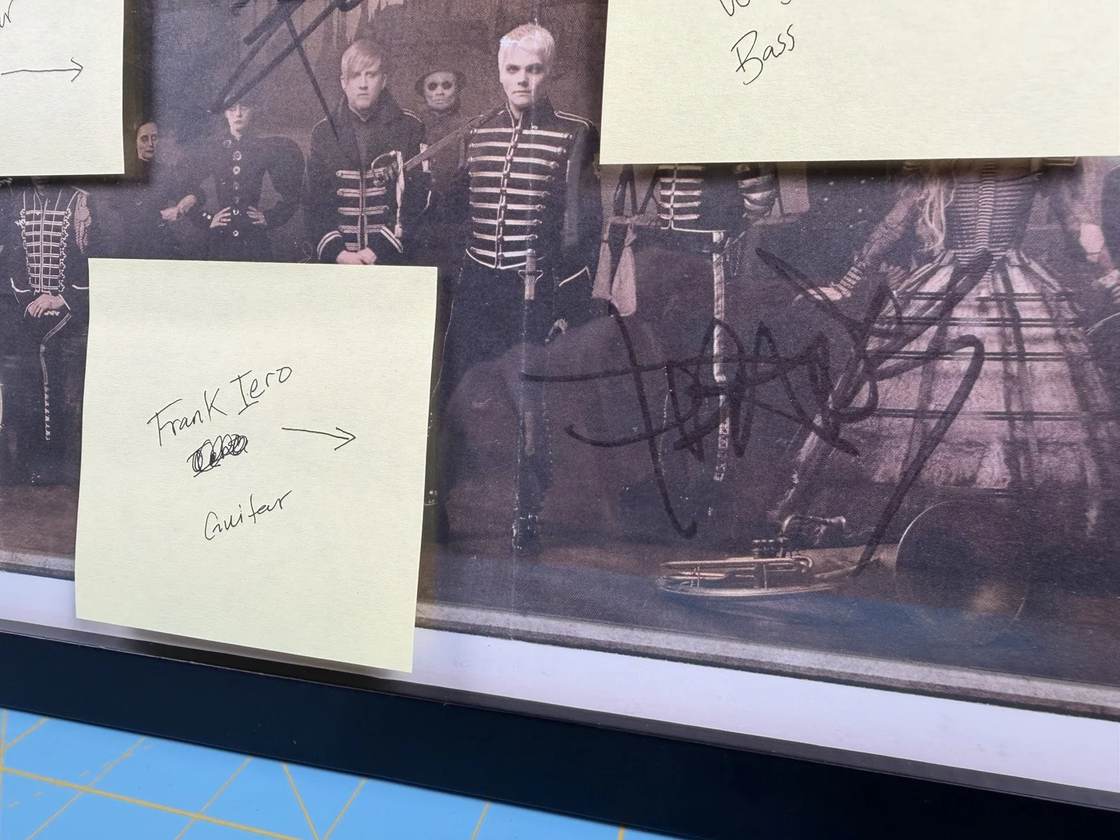 My Chemical Romance Signed Black Parade Release Party, 10/23/2006 – Beckett COA, изображение 5