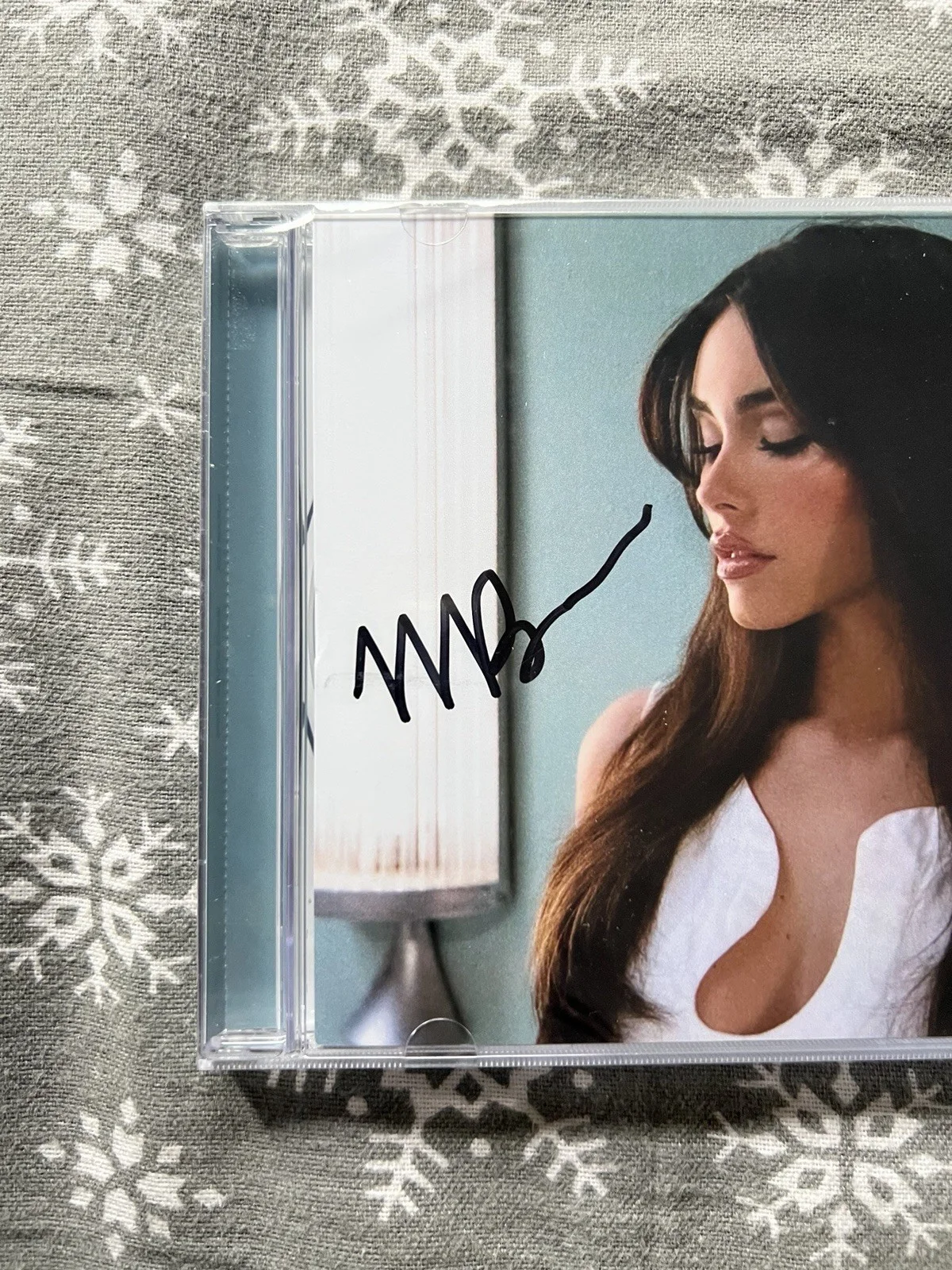 Madison Beer — Madison Beer - Silence Between Songs Signed Autographed CD Sealed, image 2