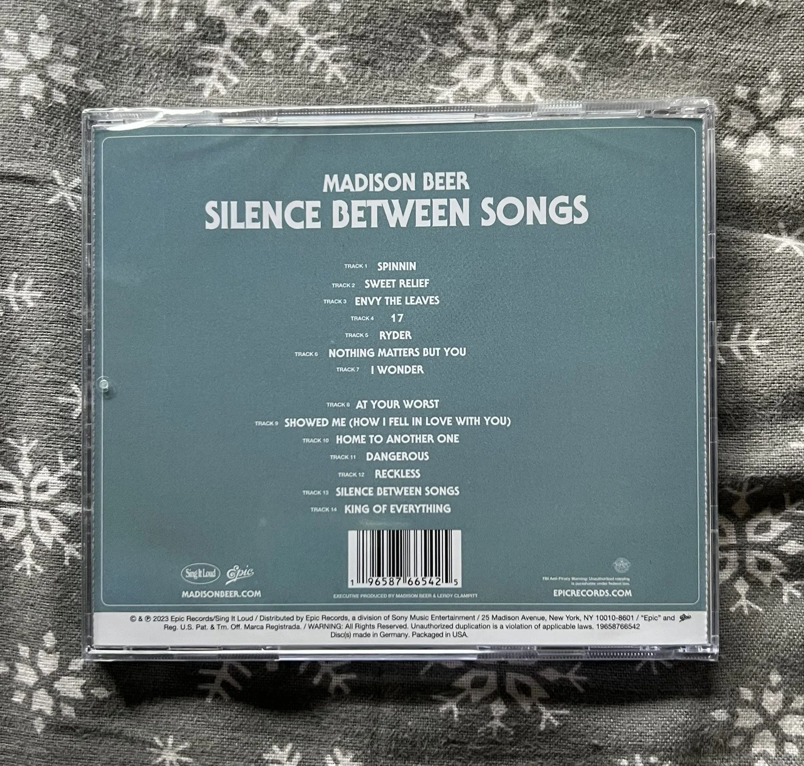 Madison Beer — Madison Beer - Silence Between Songs Signed Autographed CD Sealed, image 3