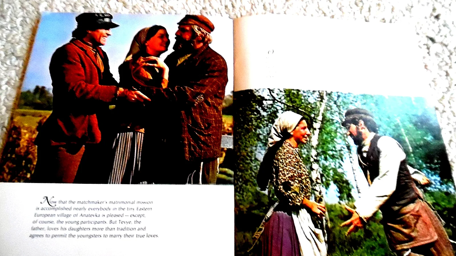 FIDDLER ON THE ROOF (1971) CINEMA FILM MOVIE SOUVENIR BROCHURE, изображение 2