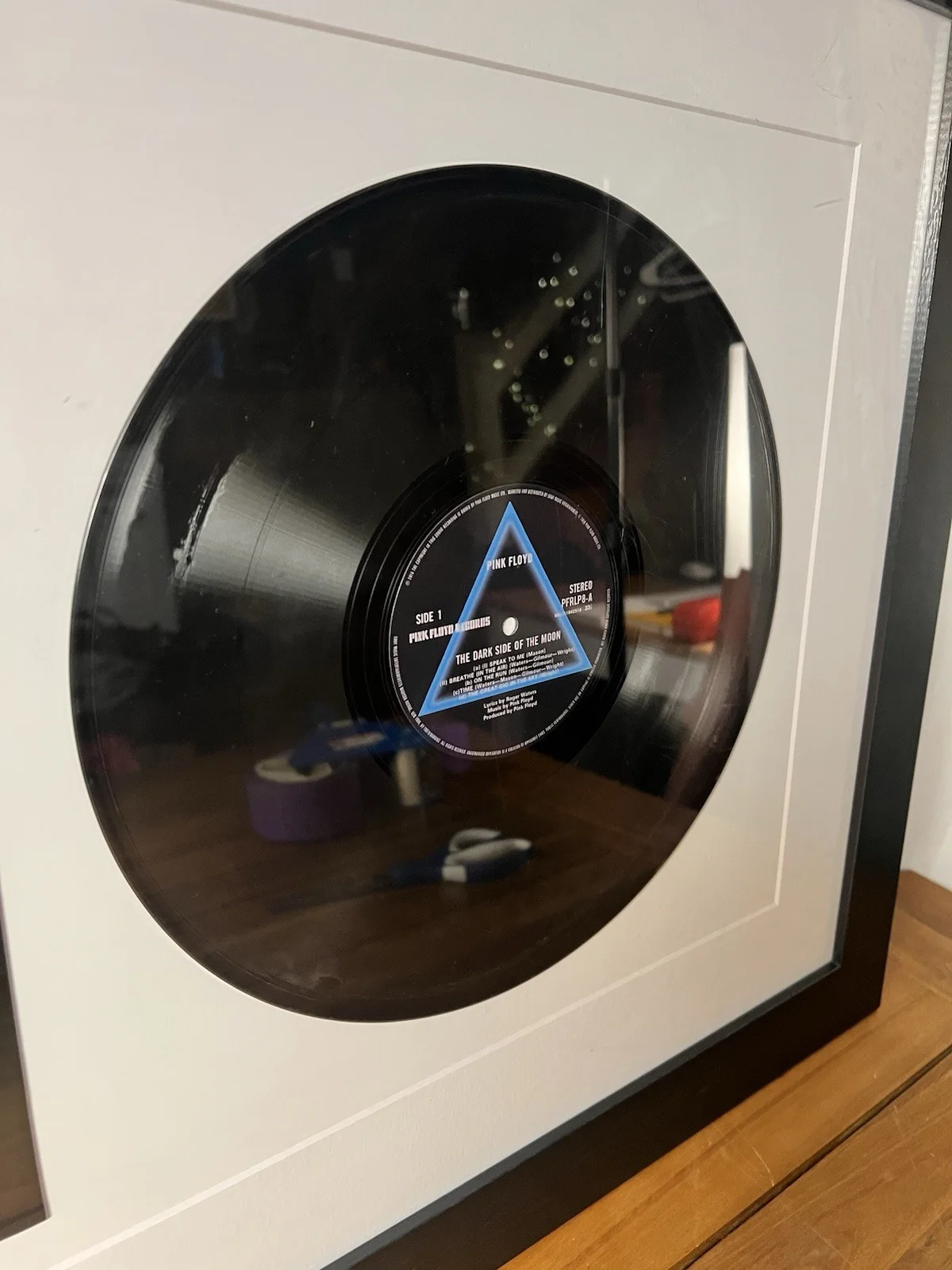 Pink Floyd Genuine Framed Album Cover Dark Side Of The Moon Vinyl Record, изображение 4