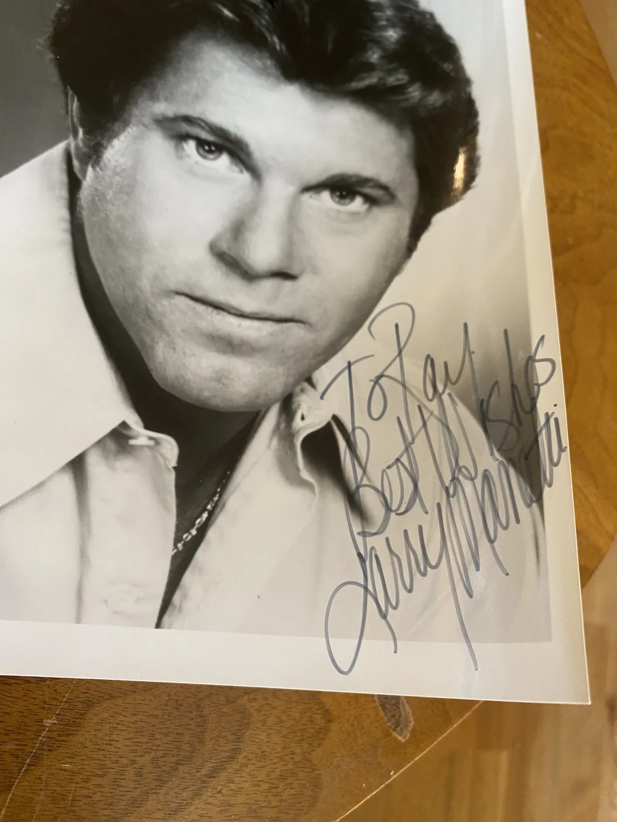 Larry Manetti — Actor LARRY MANETTI Signed 8x10 Photo MAGNUM PI AUTOGRAPH Personalized, изображение 2