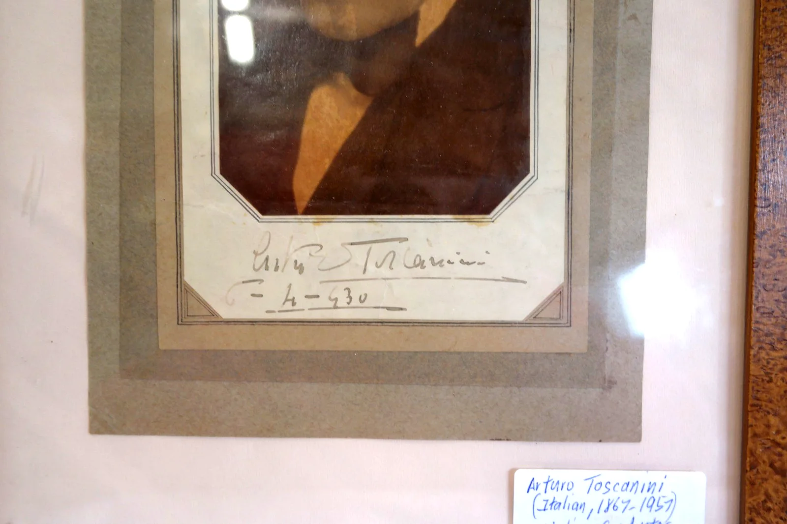 Italian Conductor - Arturo Toscanini - 187-1957 - Autographed framed Photo, изображение 2
