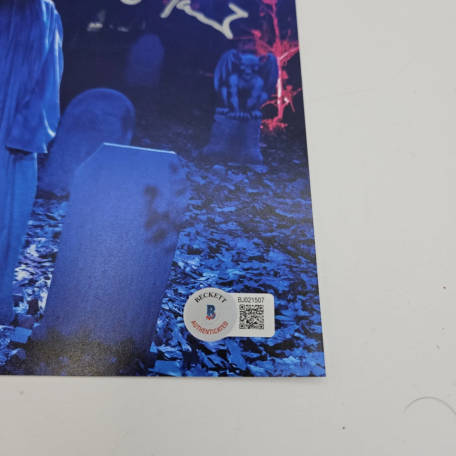 Chaney Morrow — Chaney Morrow Signed Haunt 8x10 Photo Ghost Autograph Beckett BJ021507, image 3