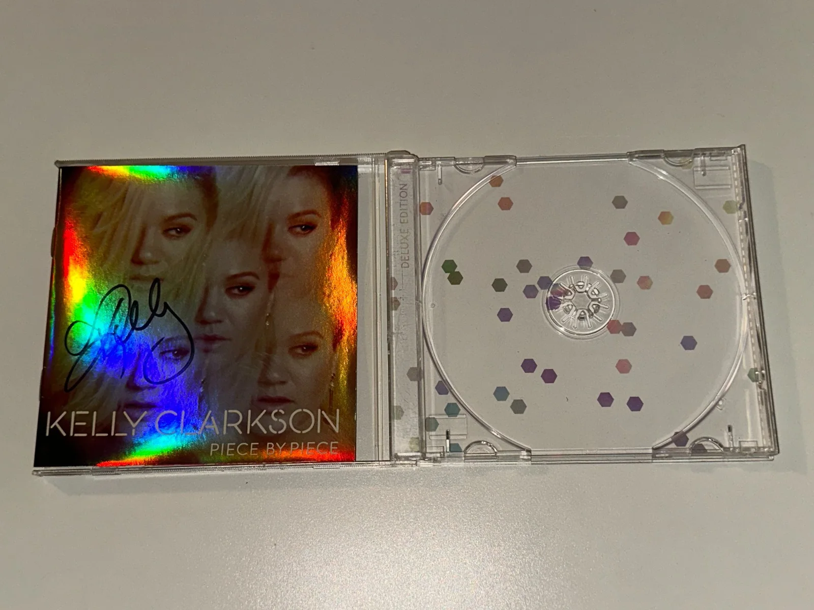 Kelly Clarkson signed CD Slip Piece by Piece Iridescent American Idol, изображение 2