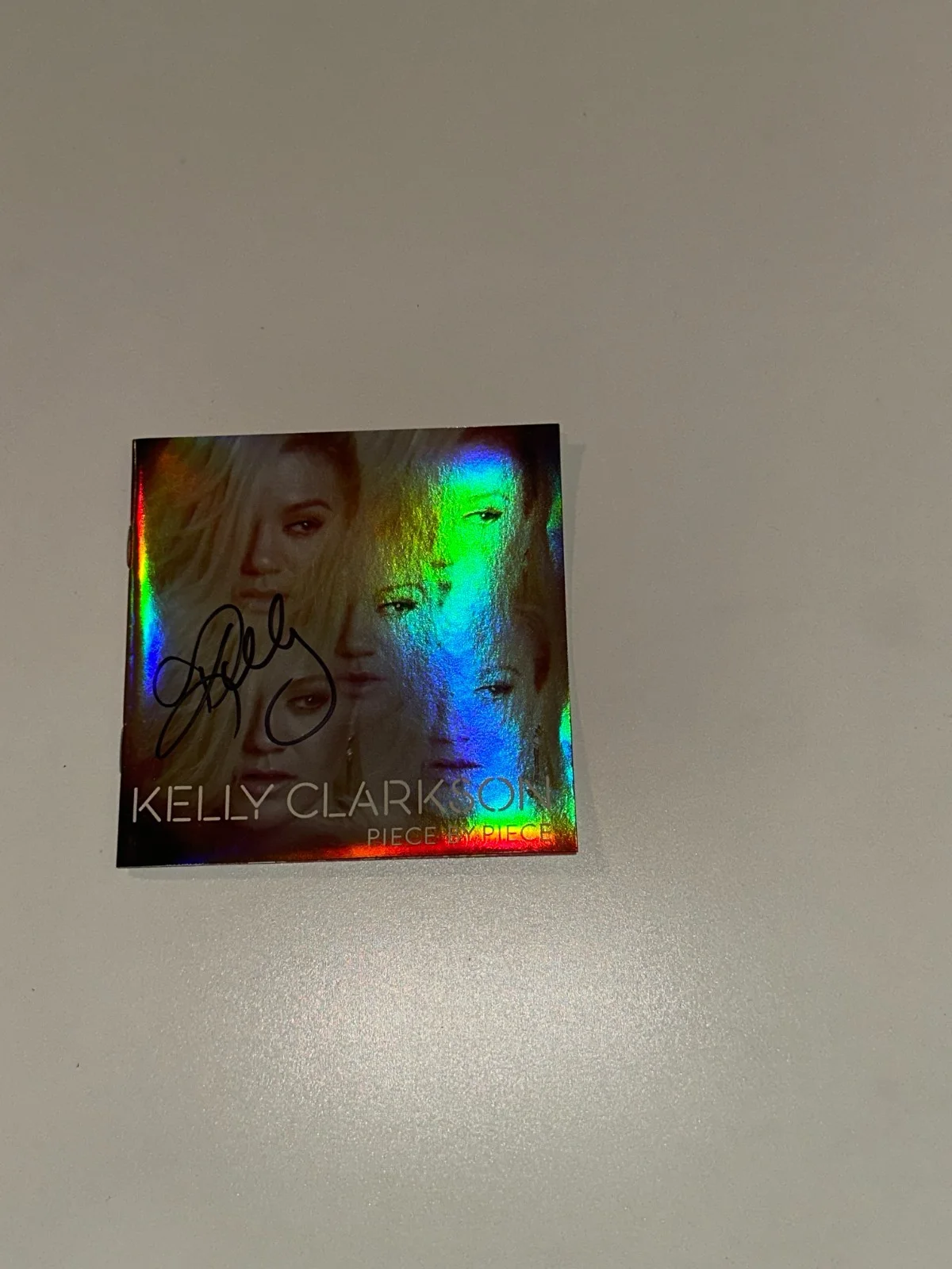 Kelly Clarkson signed CD Slip Piece by Piece Iridescent American Idol, изображение 4