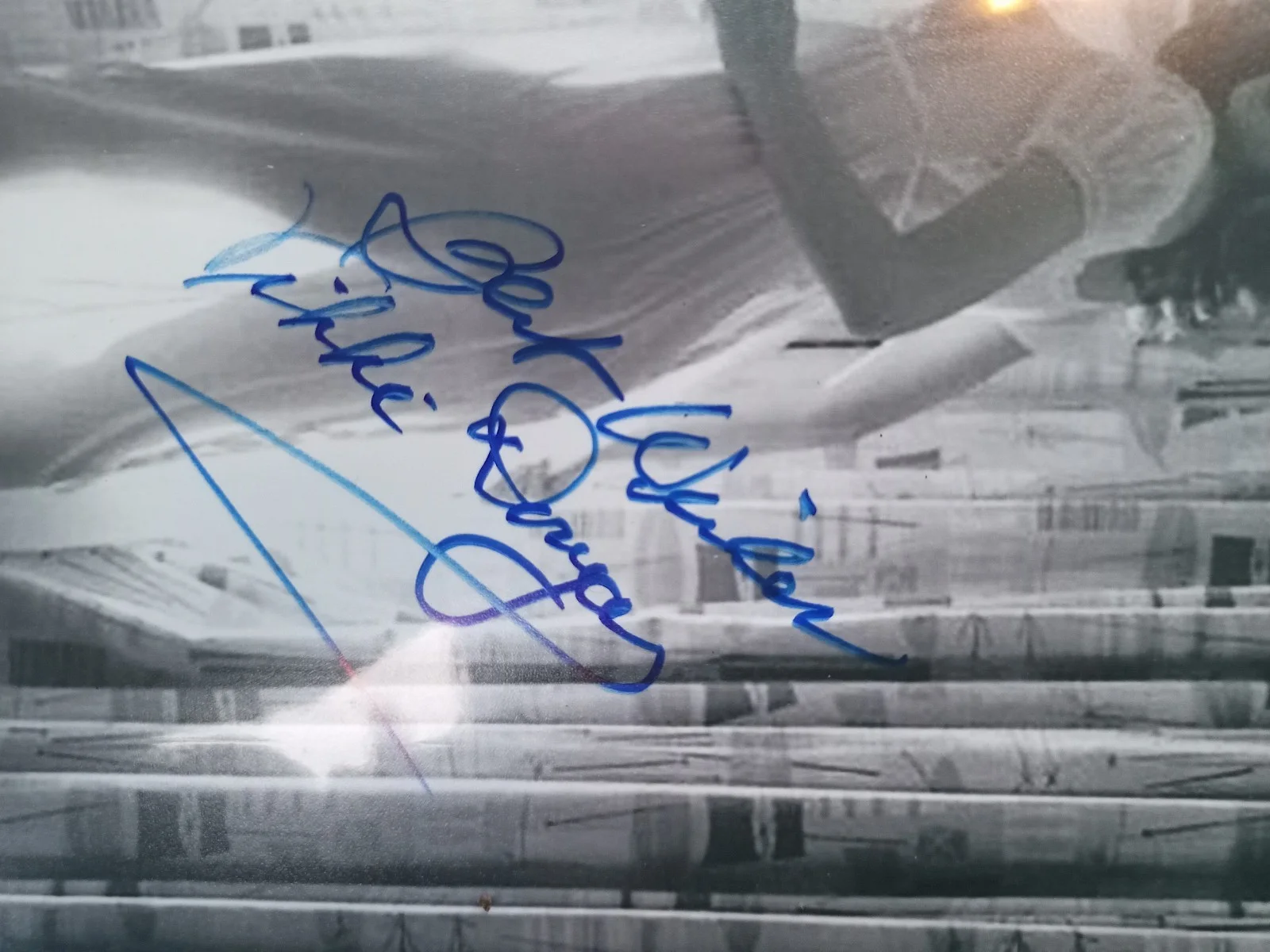 Vikki Dougan Signed Autographed 8x10 Photo Beckett BAS, image 2